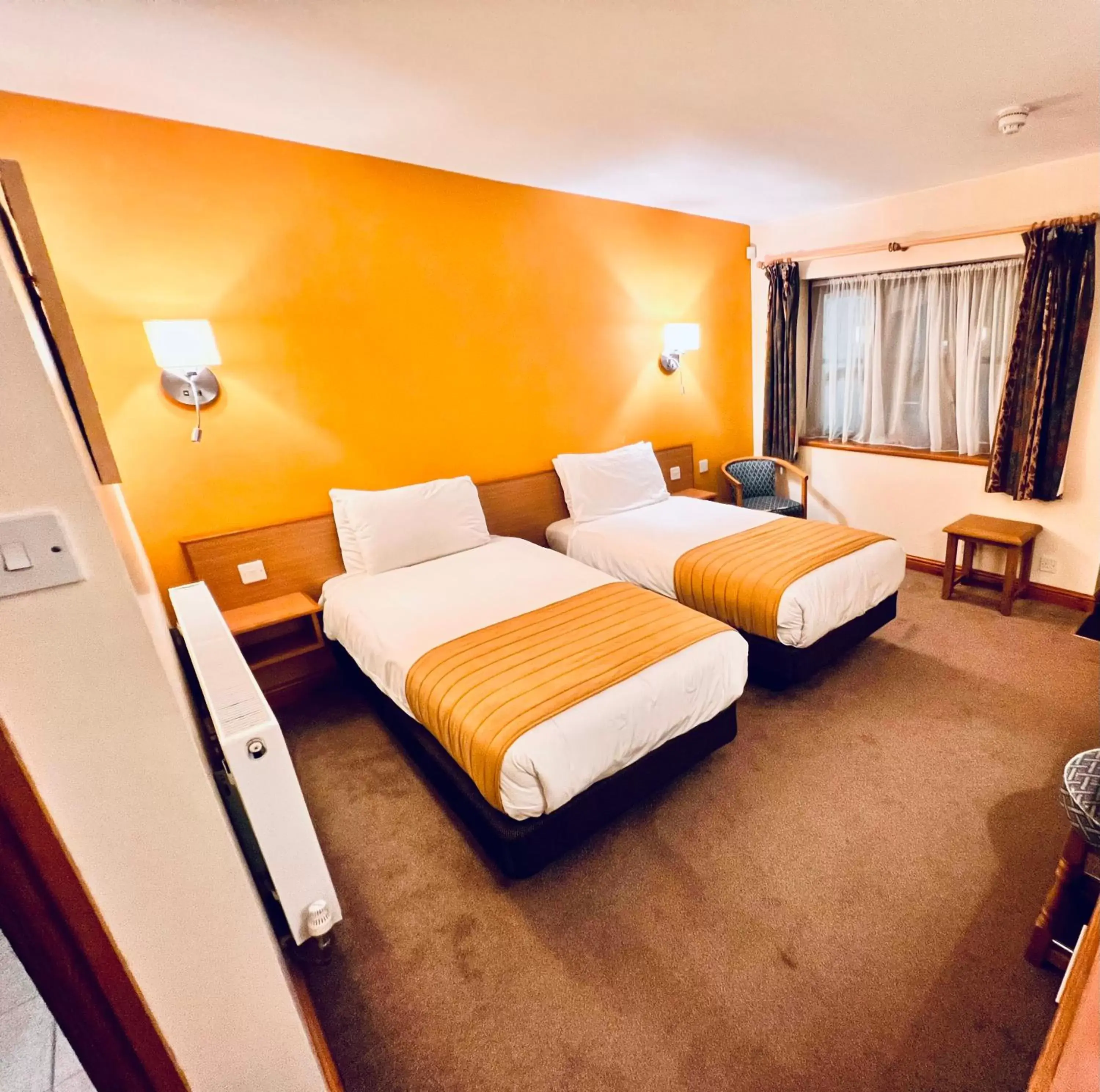 Bed in Tollgate Hotel & Leisure