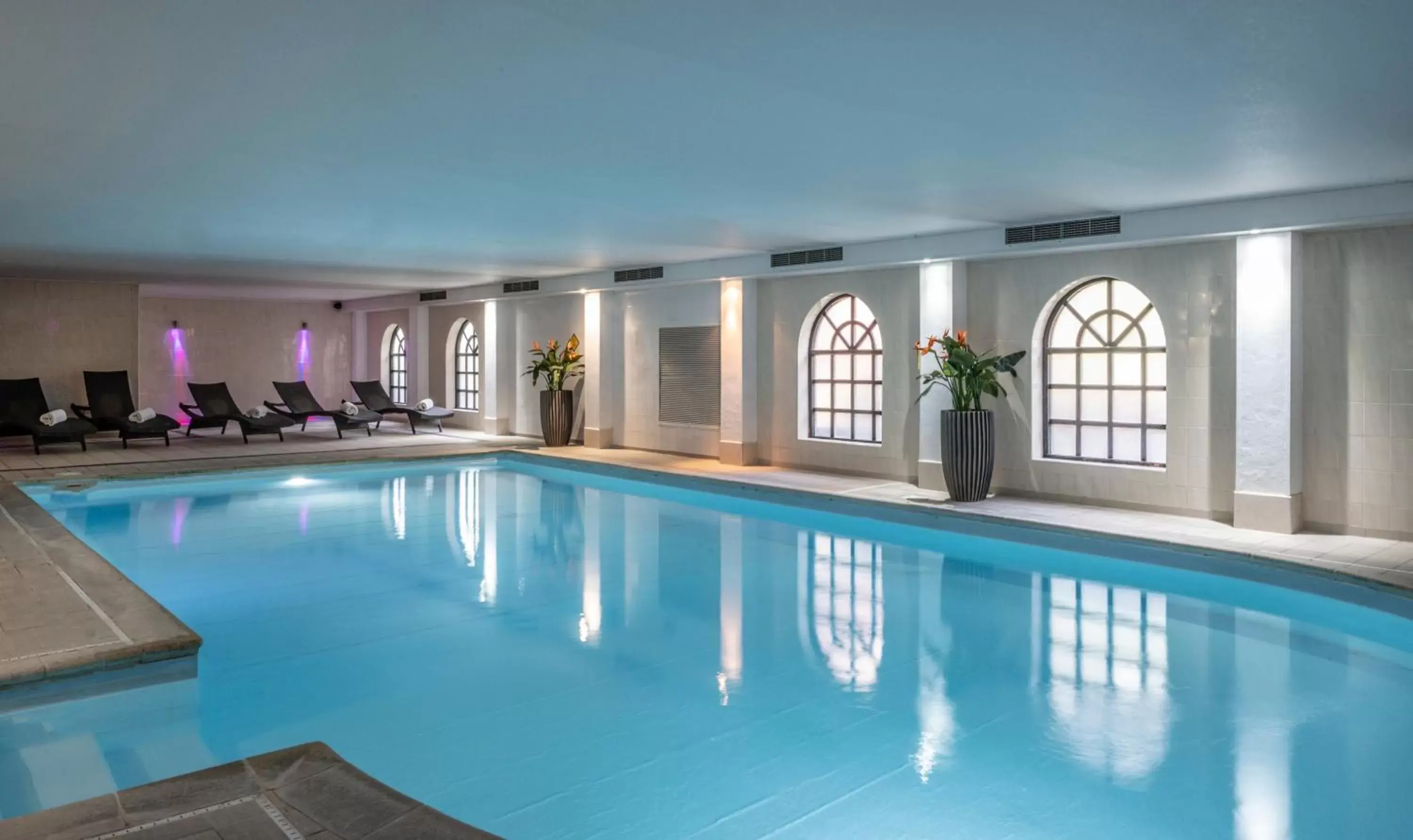 Swimming Pool in Brandshatch Place & Spa