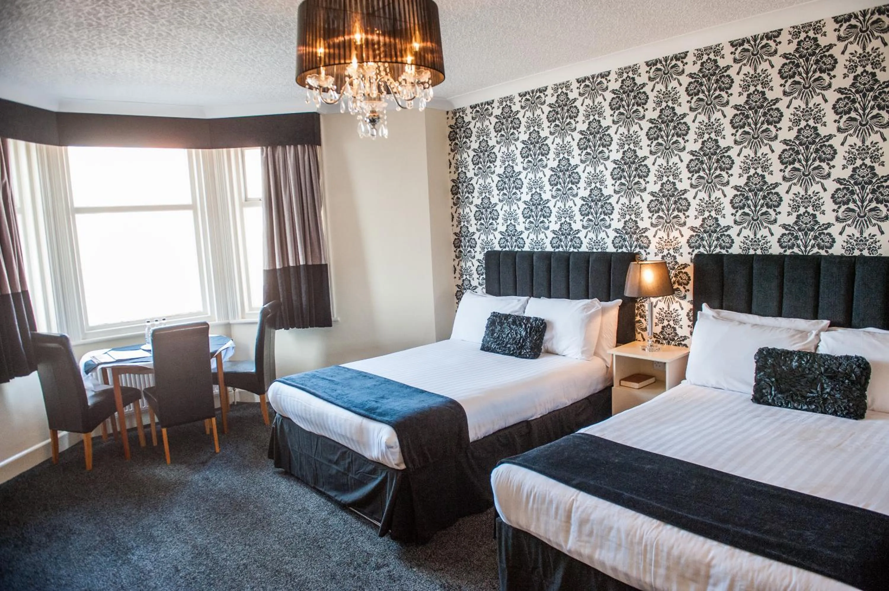 Bedroom, Bed in Park House Hotel