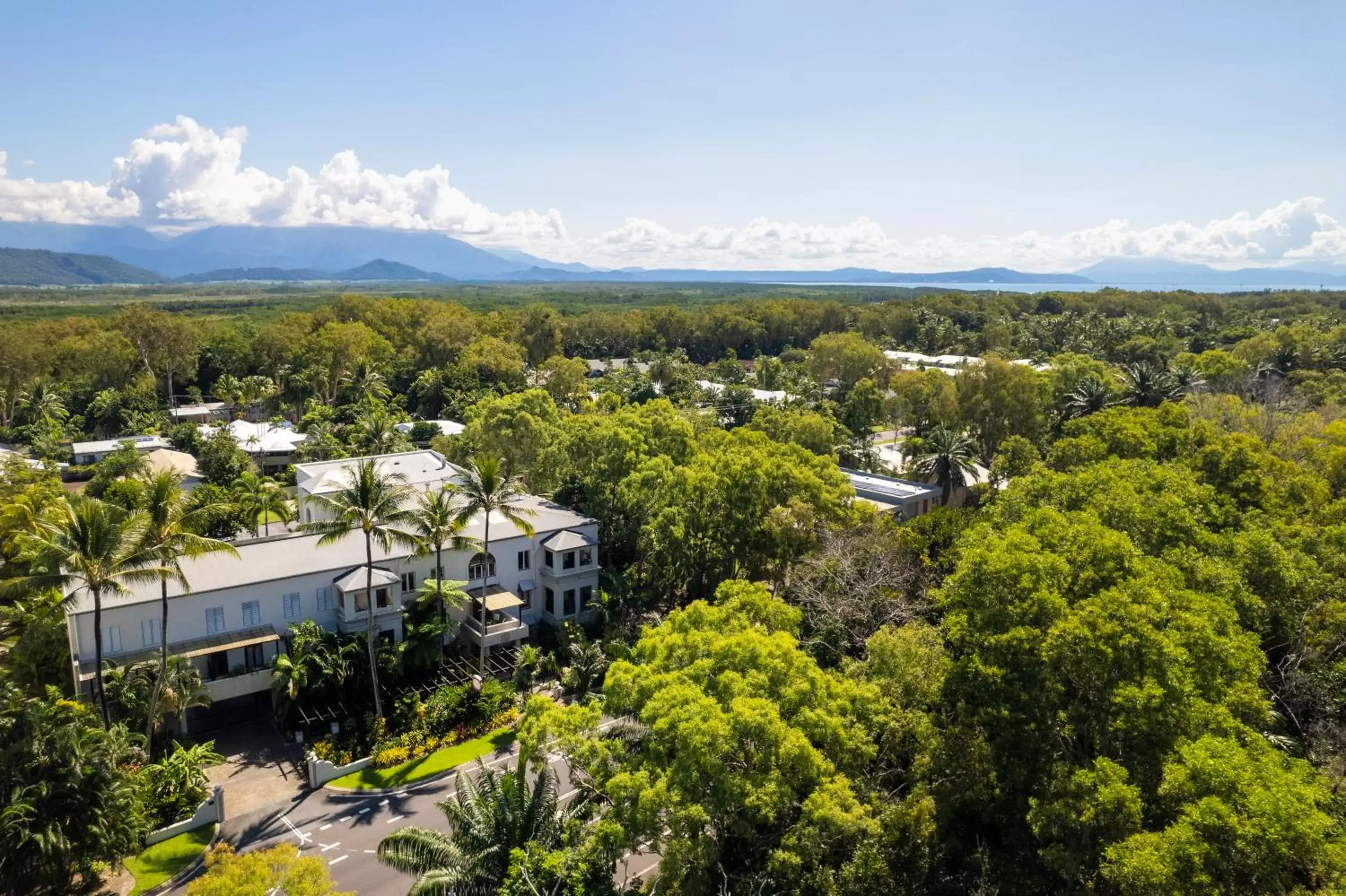 Property building, Bird's-eye View in The Mediterranean Port Douglas