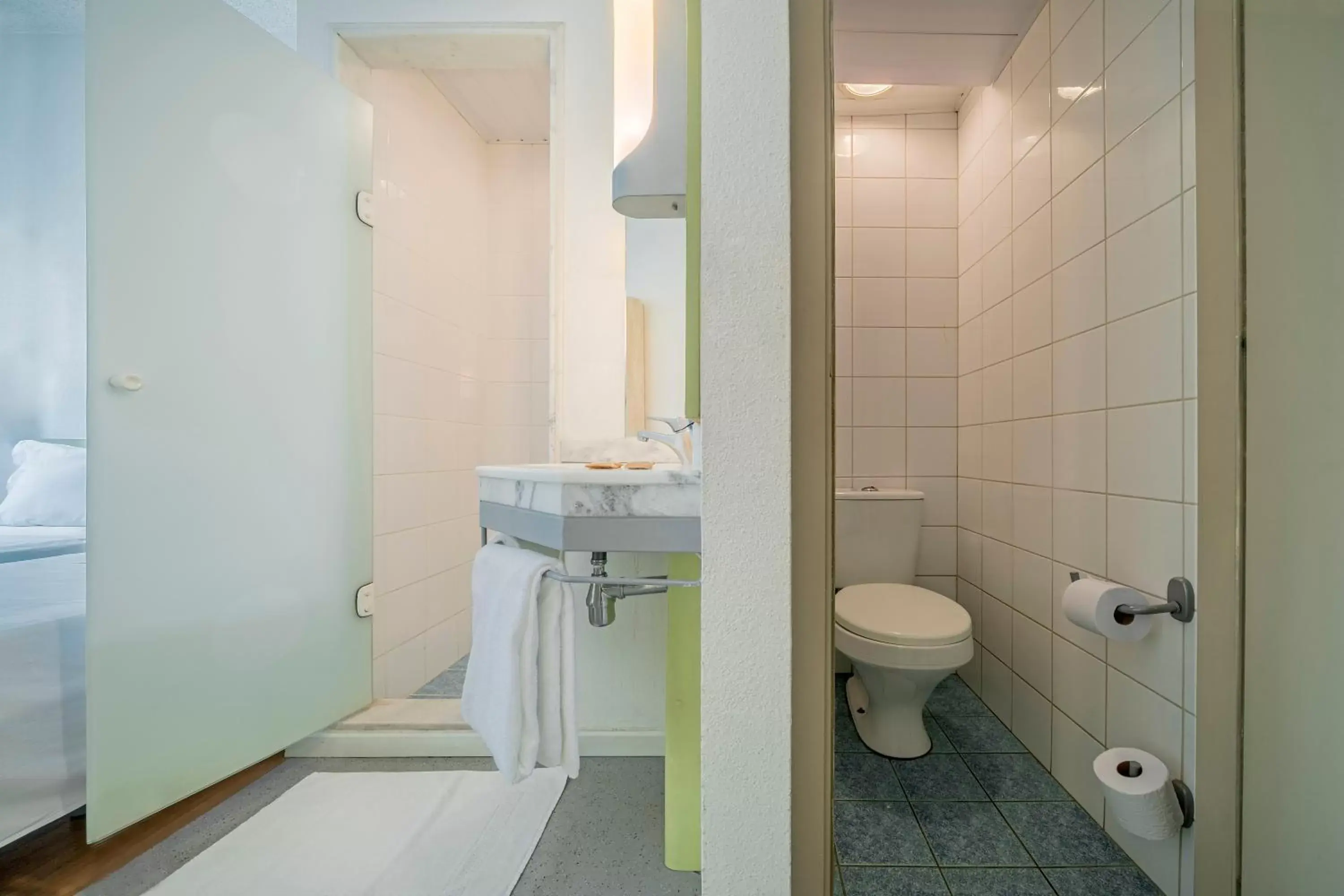 Toilet, Bathroom in ibis budget Sao Paulo Jardins
