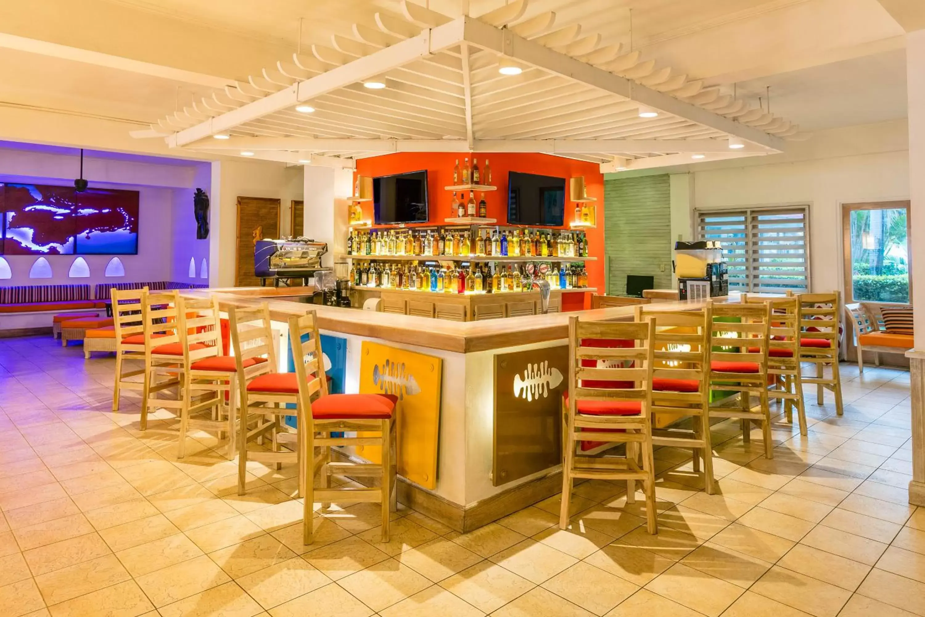 Lounge or bar, Lounge/Bar in Royal Decameron Montego Beach Resort - ALL INCLUSIVE