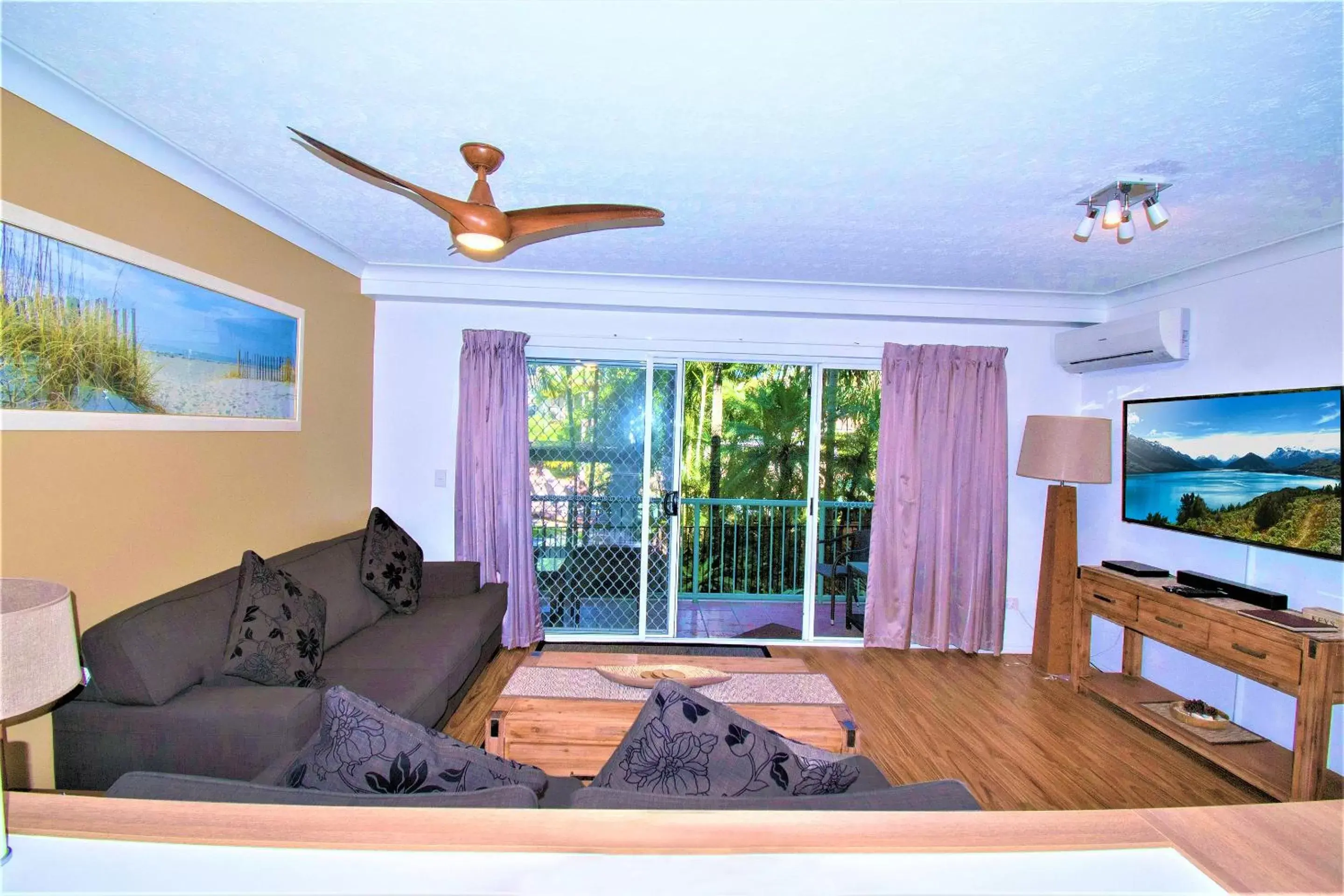 Living room, Seating Area in Grande Florida Beachside Resort