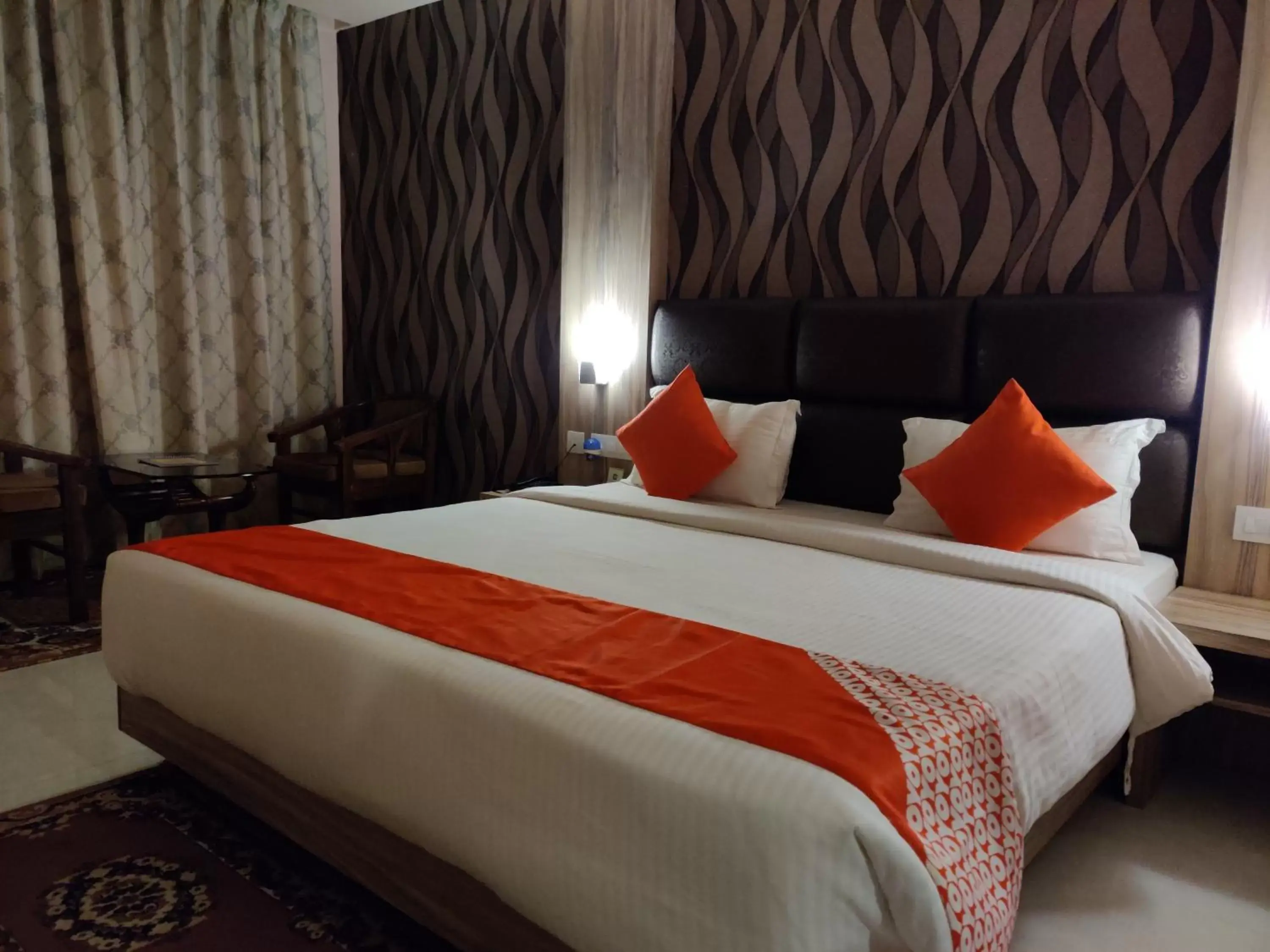 Bedroom, Bed in Hotel Vip Square Bedroom, Bed in Hotel Vip Square