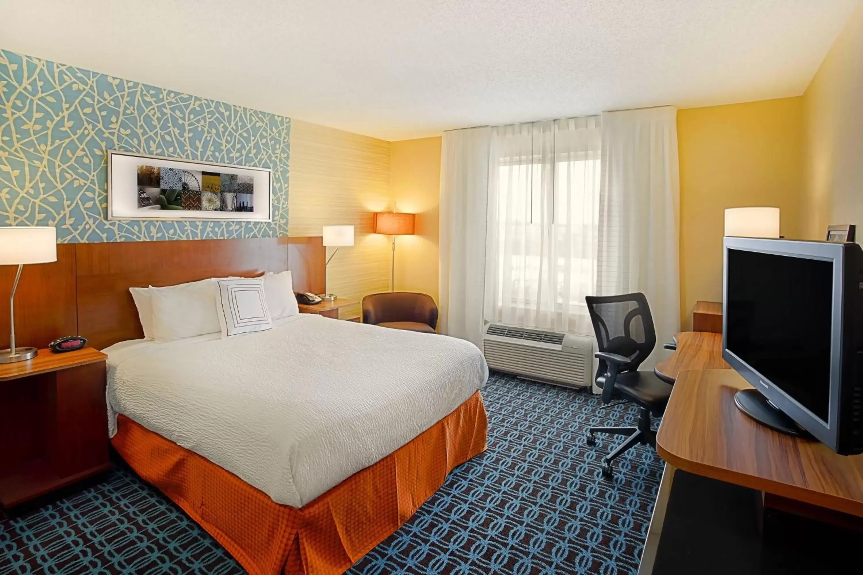 Photo of the whole room, Bed in Fairfield by Marriott Southeast Hammond, IN