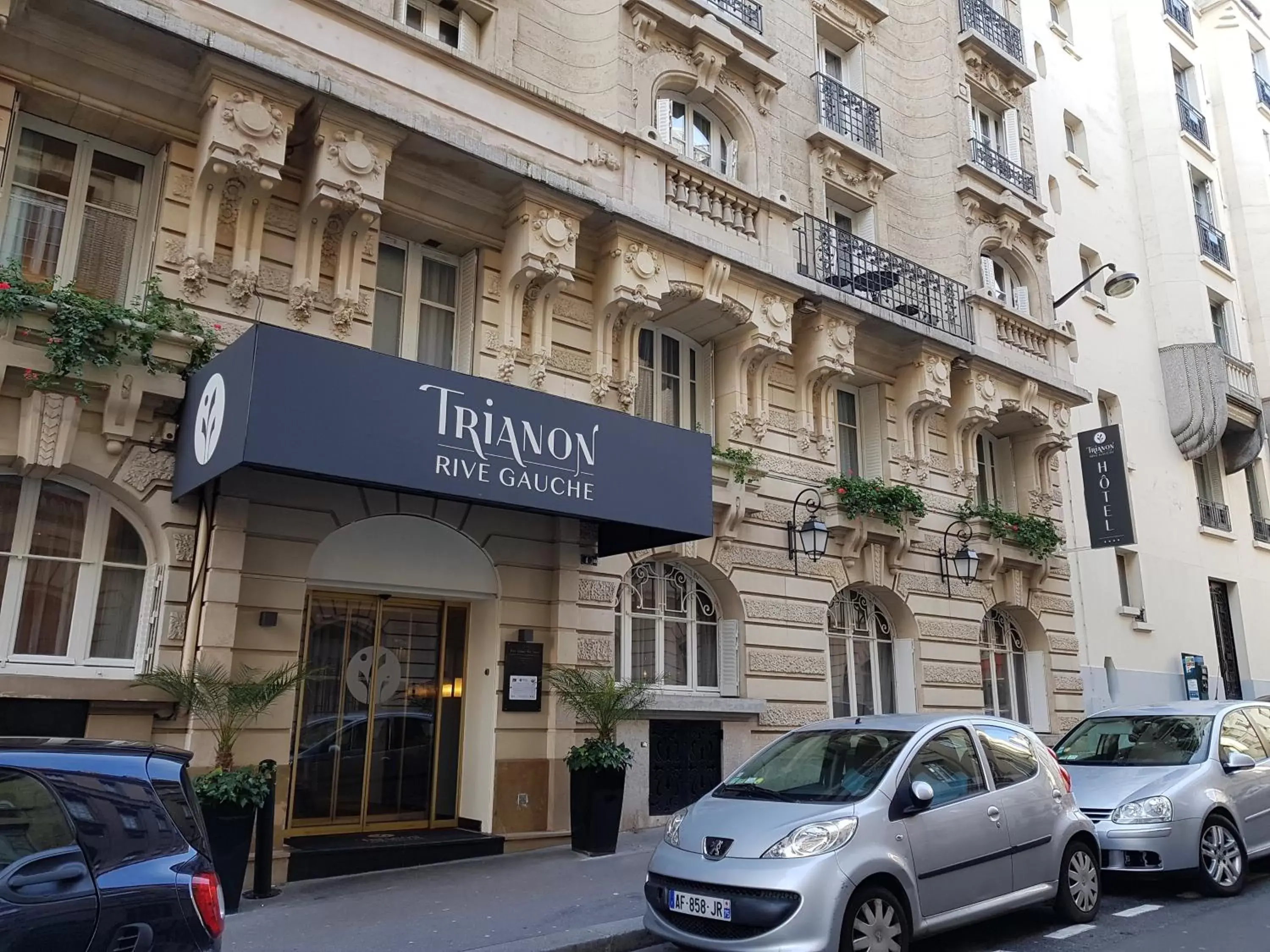 Property Building in Hotel Trianon Rive Gauche