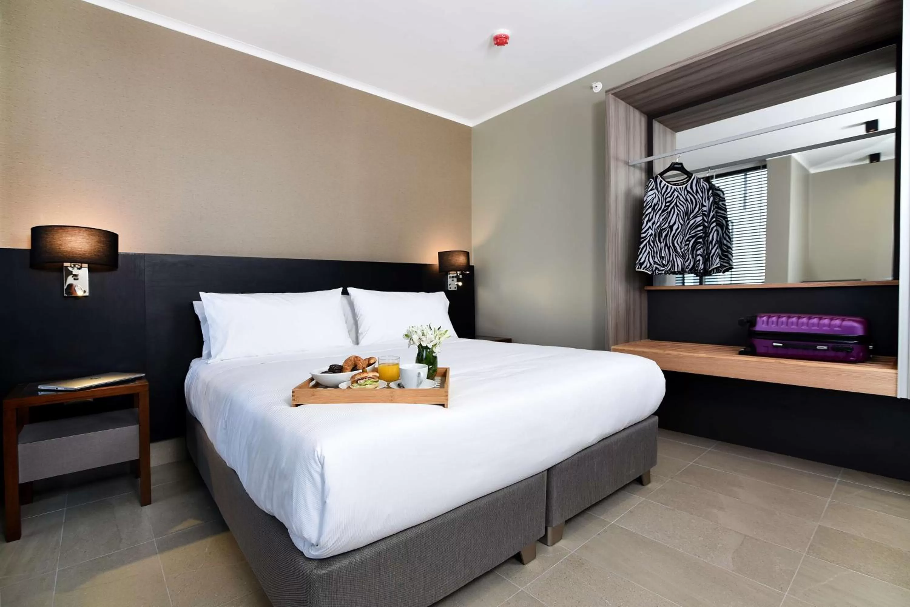 Bedroom, Bed in Best Western Ferrat