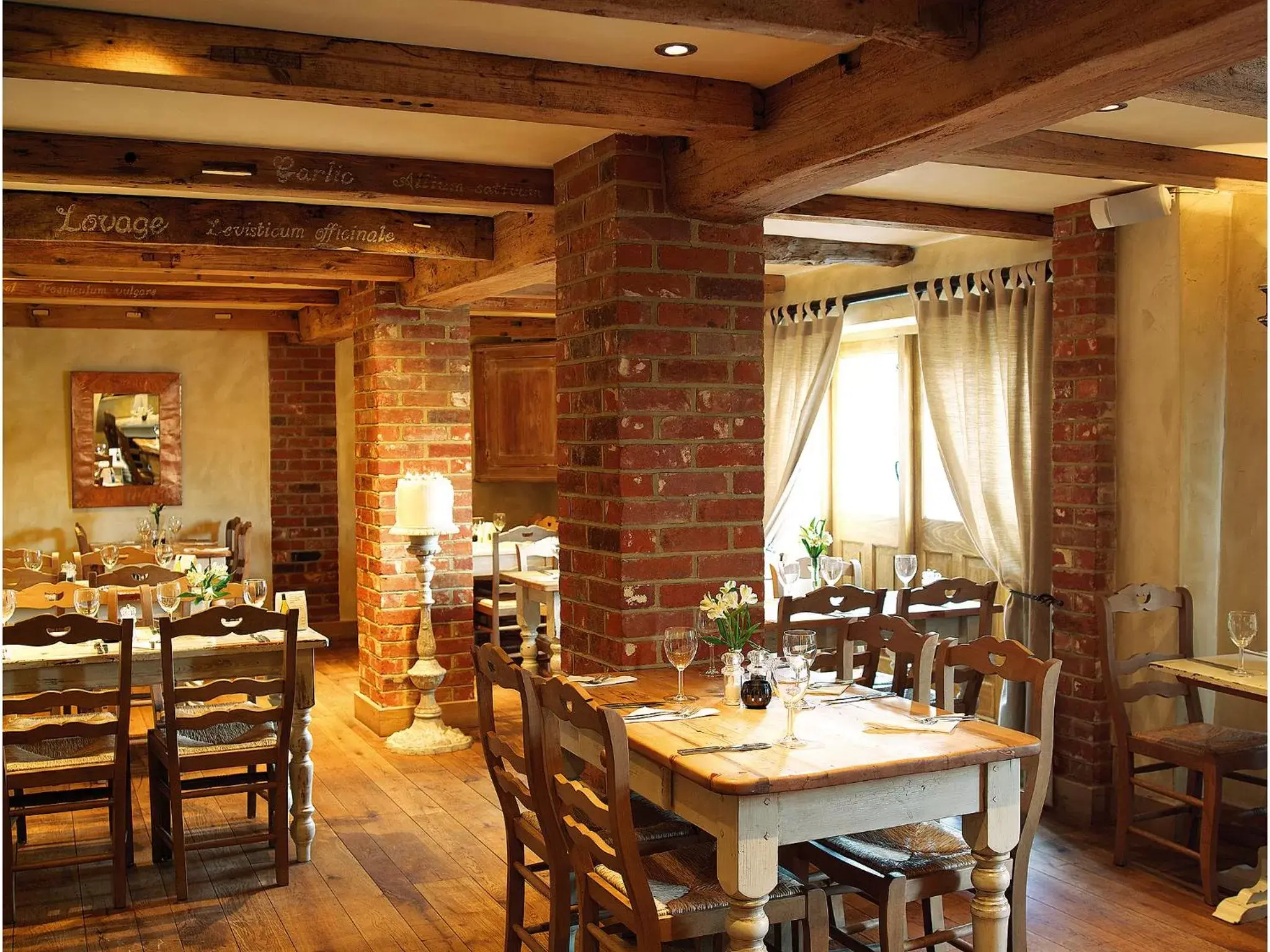 Restaurant/Places to Eat in The Broad Leys