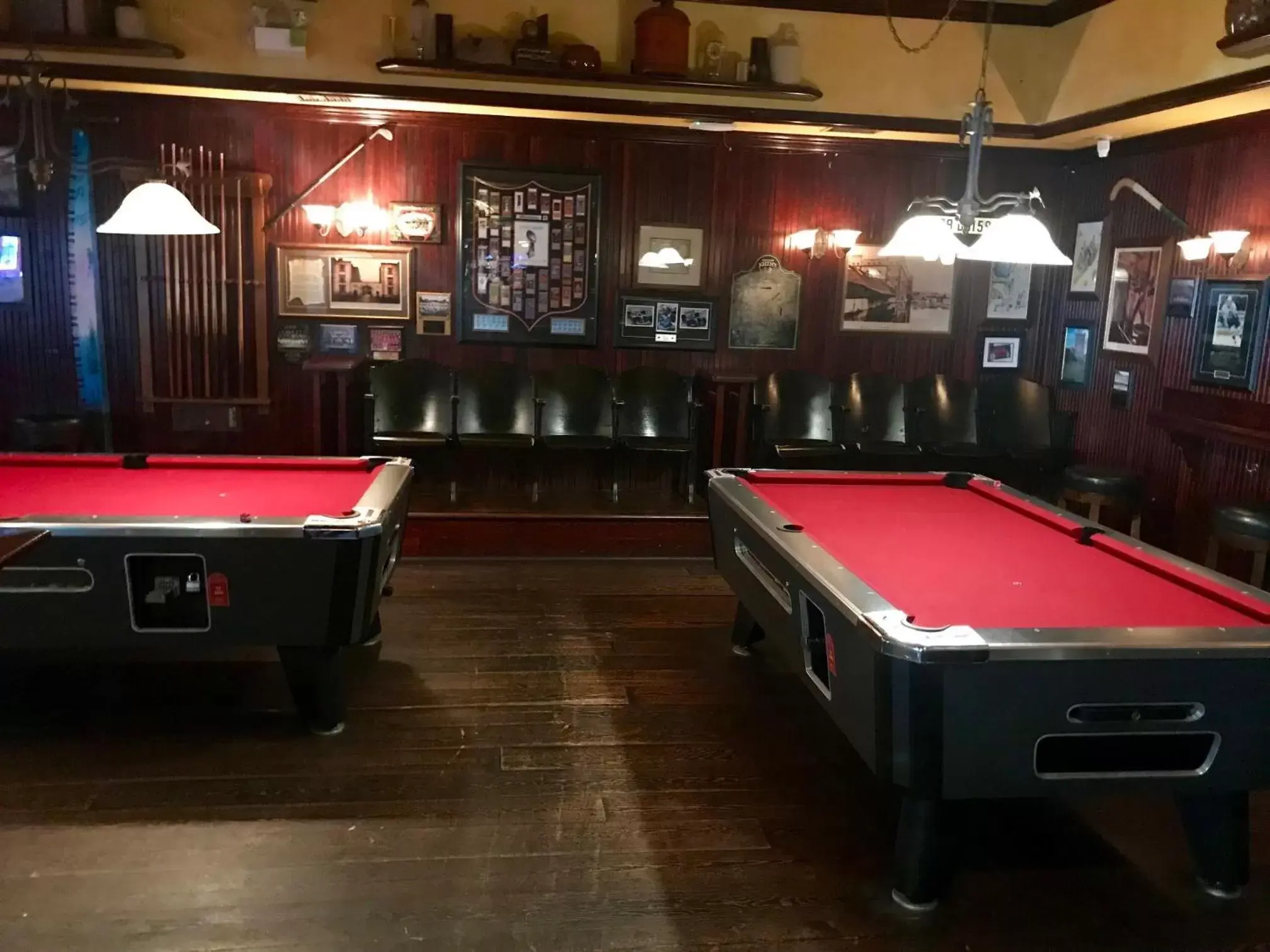 Lounge or bar, Billiards in The Steveston Cafe & Hotel