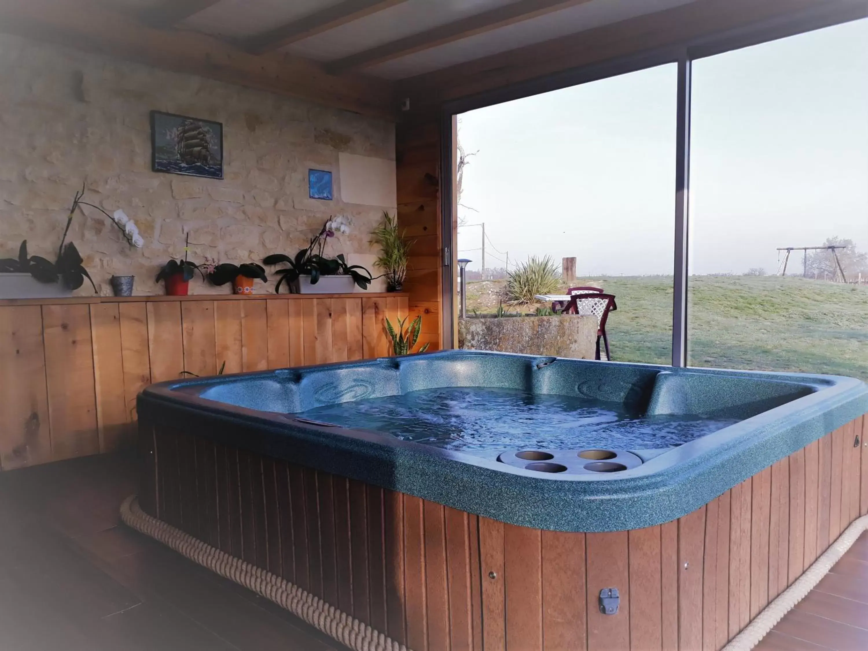 Hot Tub in La SERPAUDERIE