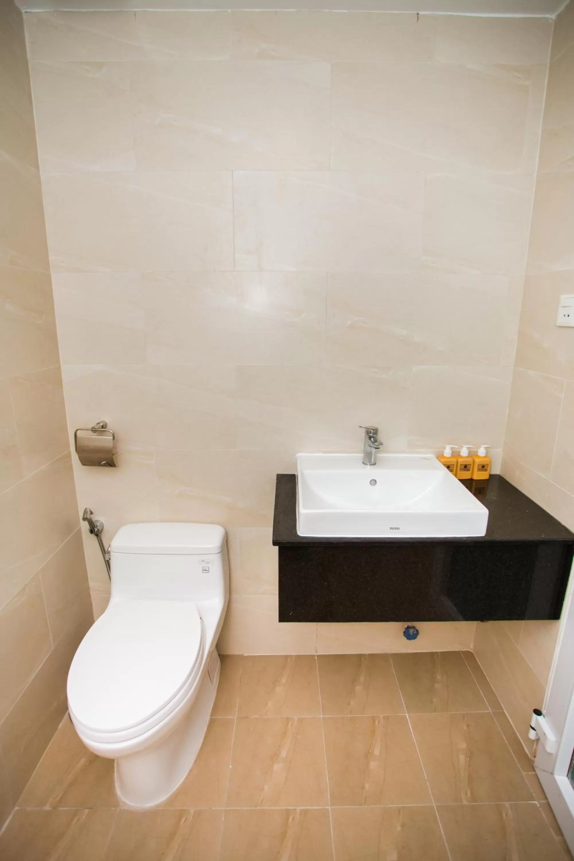 Moonlight Bay Hotel & Apartment