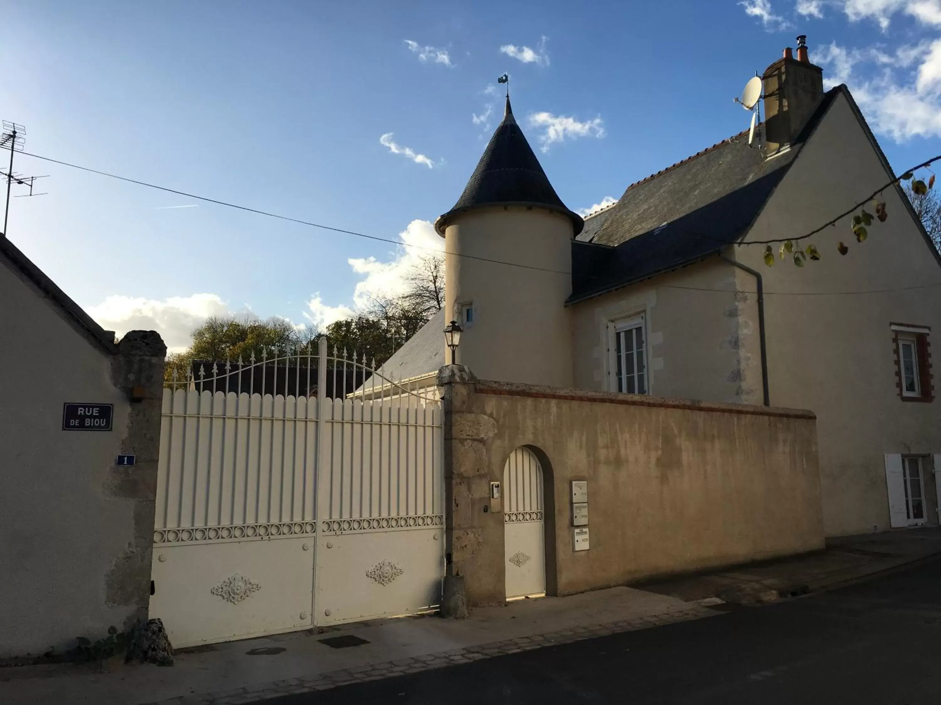 Facade/entrance, Property Building in Manoir le Bout du Pont