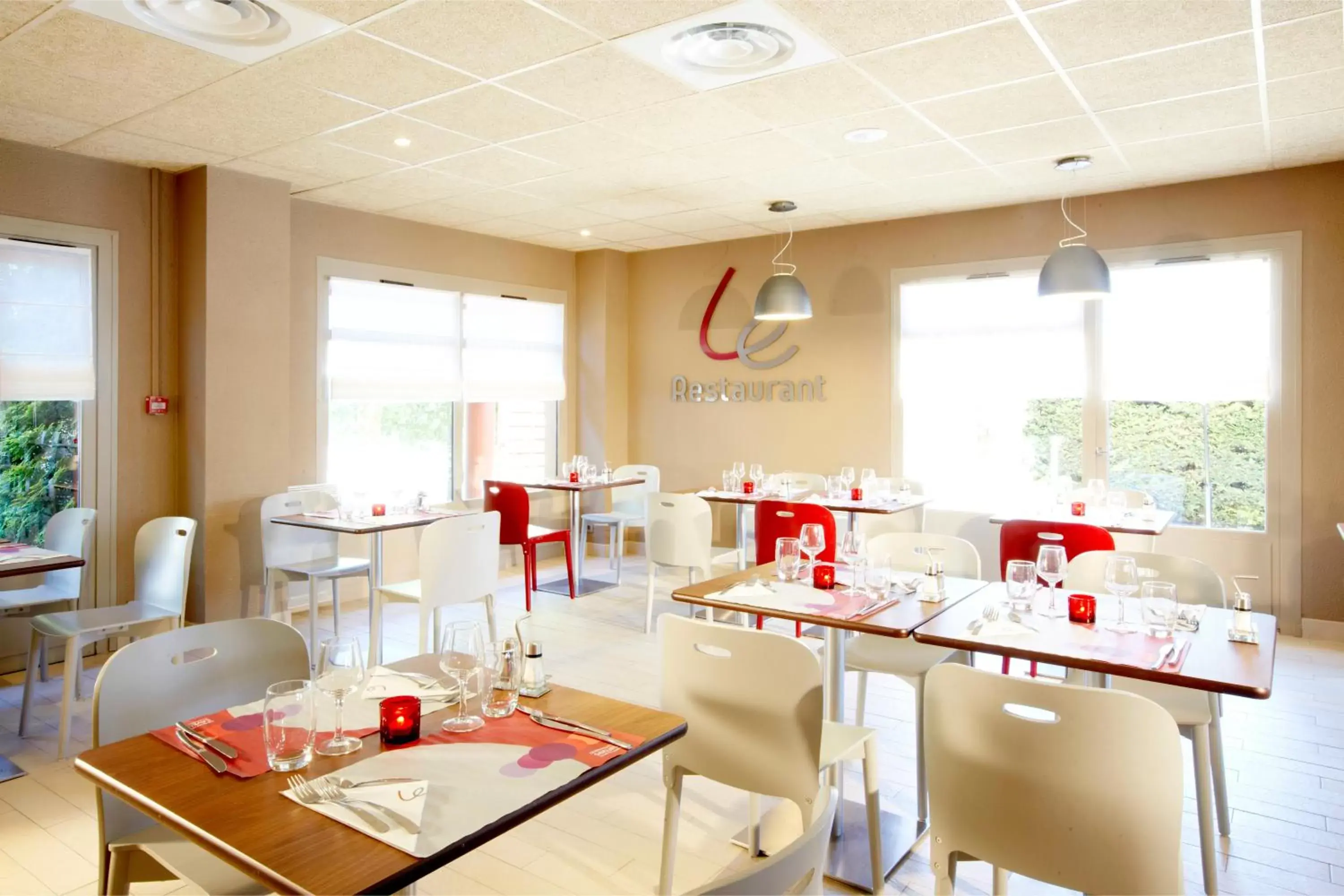 Restaurant/Places to Eat in Campanile Nîmes Centre Mas-Carbonnel