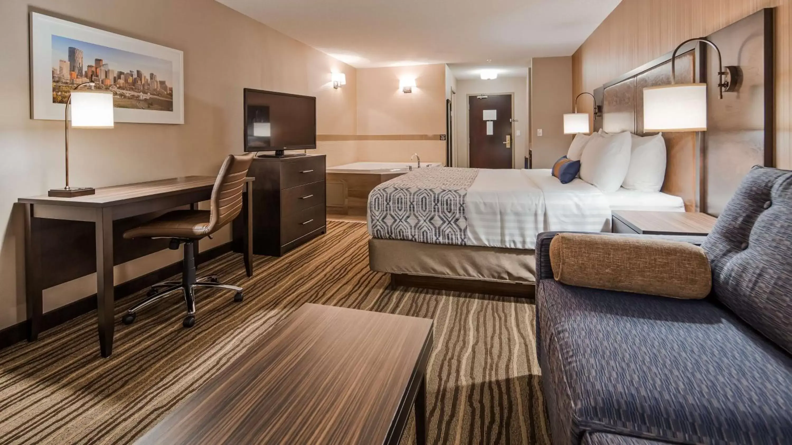 Photo of the whole room in Best Western PLUS Calgary Centre Inn