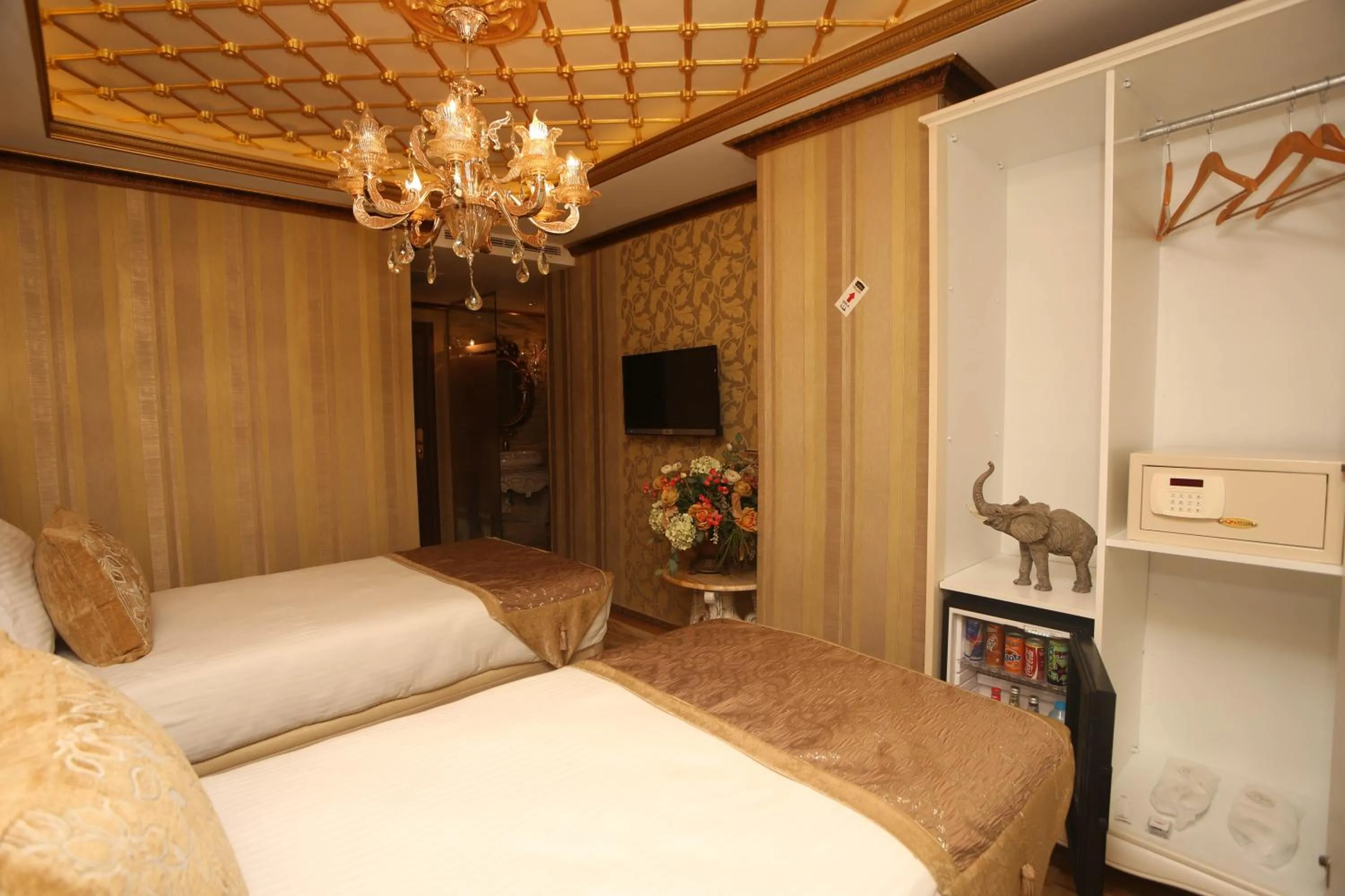 Winter, Bed in Laleli Blue Marmaray Hotel