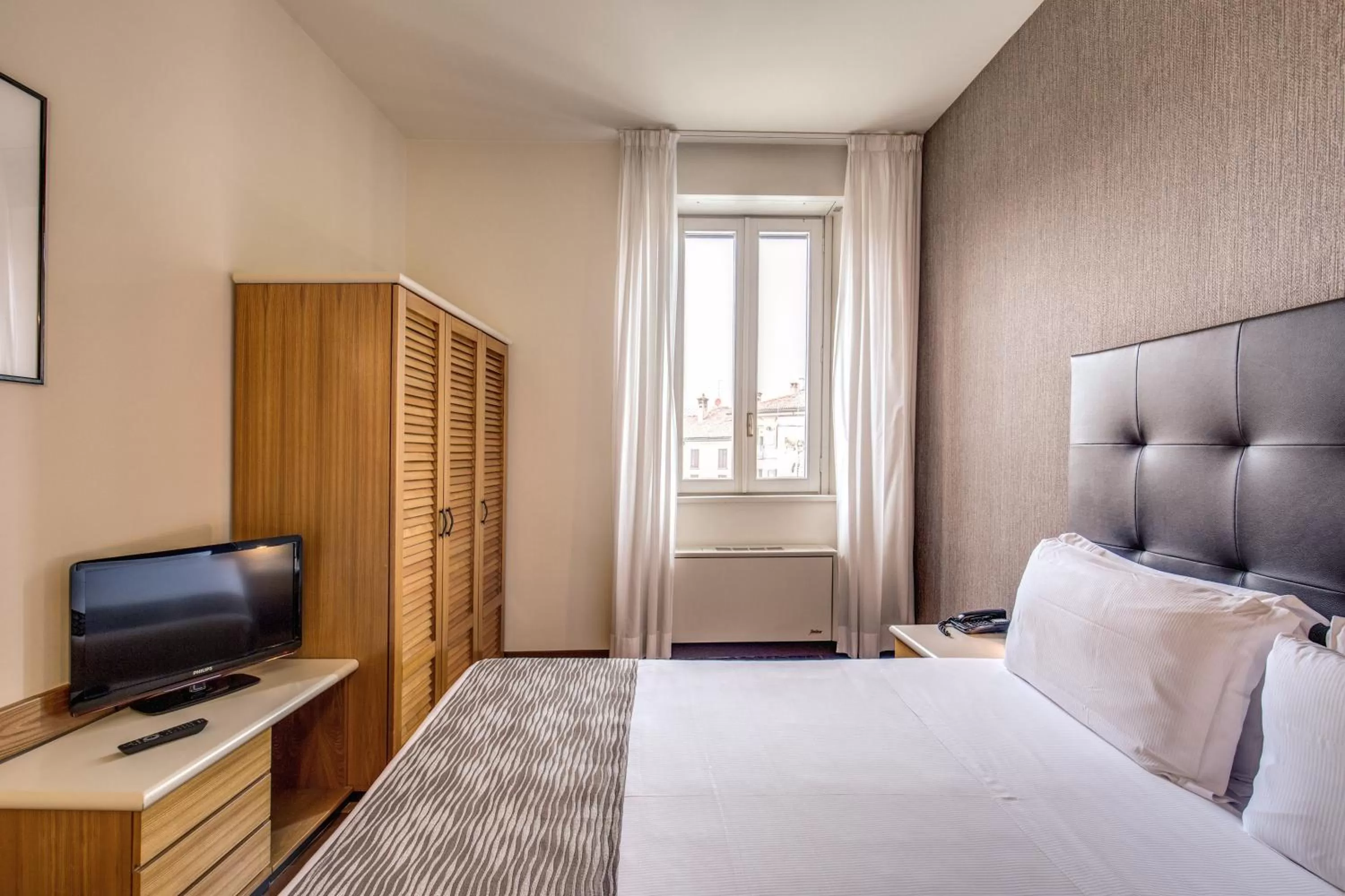 Bedroom, Bed in Albergo Firenze