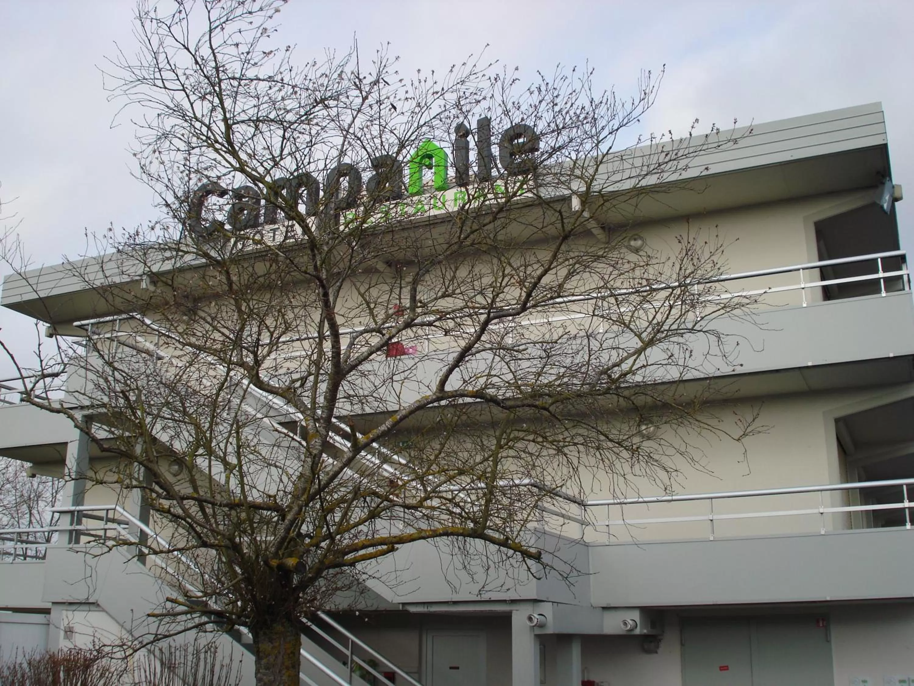 Facade/entrance in Campanile Chartres
