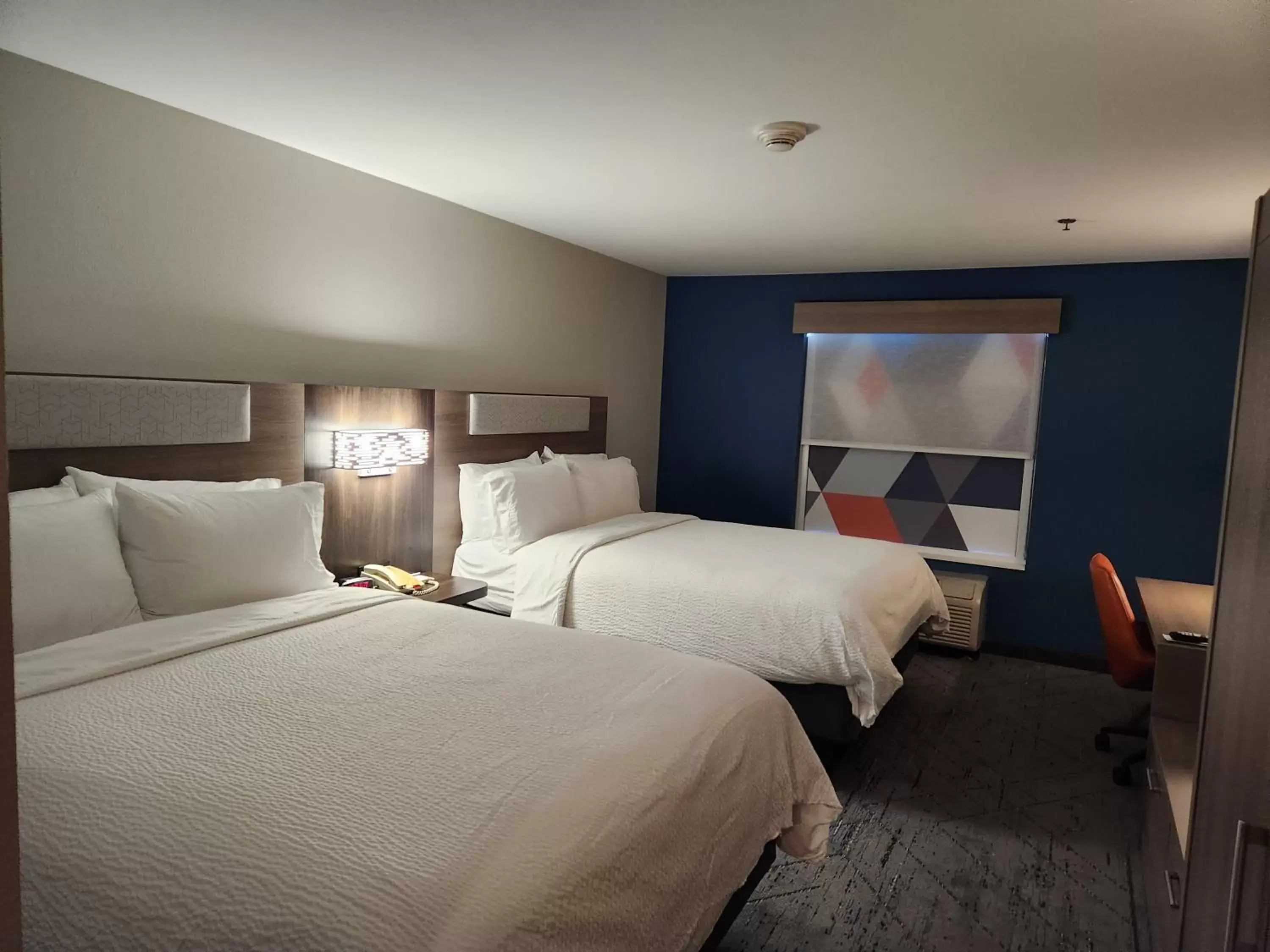 Bedroom, Bed in Holiday Inn Express & Suites Perry, an IHG Hotel