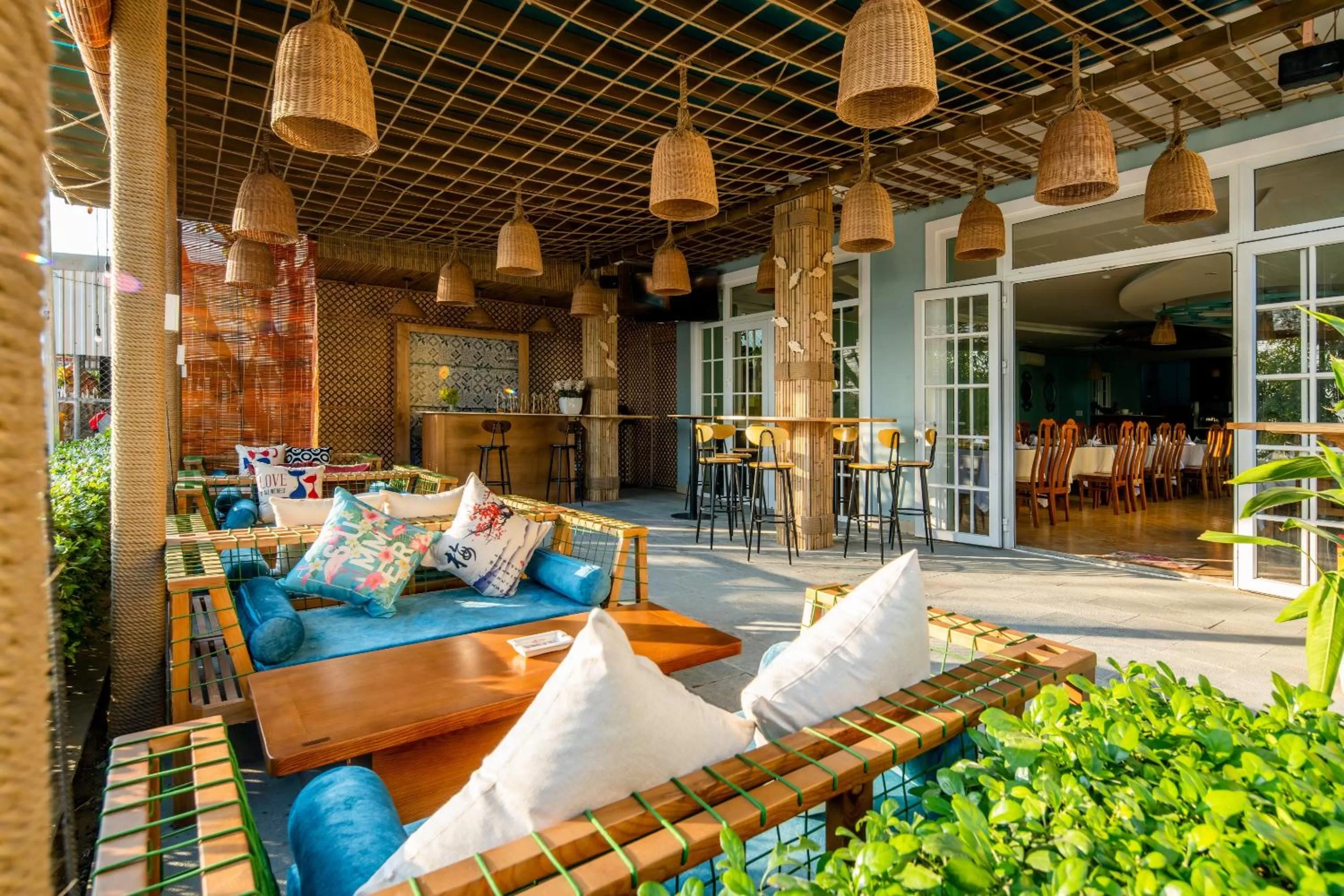 Lounge or bar in TRIPLE Riverside Villa Hotel HoiAn
