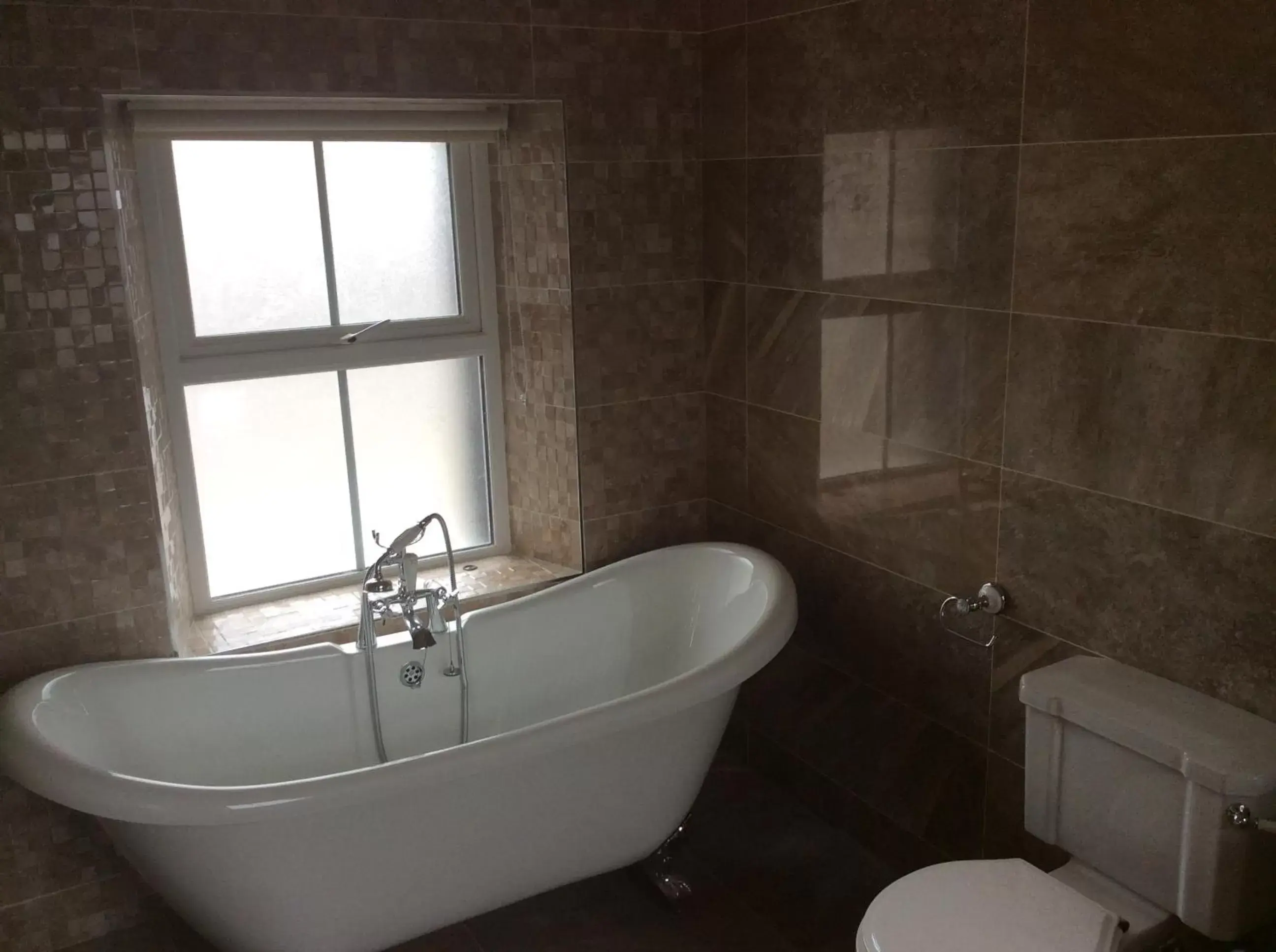 Hot Tub, Bathroom in St Columbs House