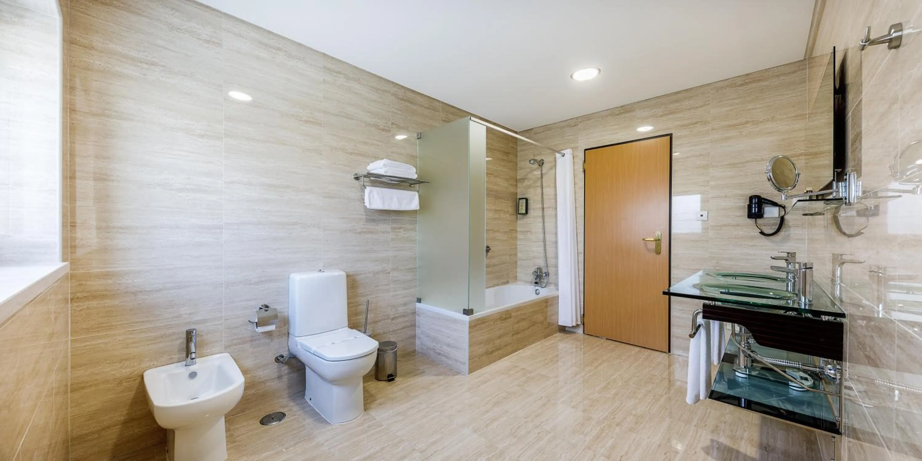 Toilet in Aurea Fatima Hotel Congress & Spa