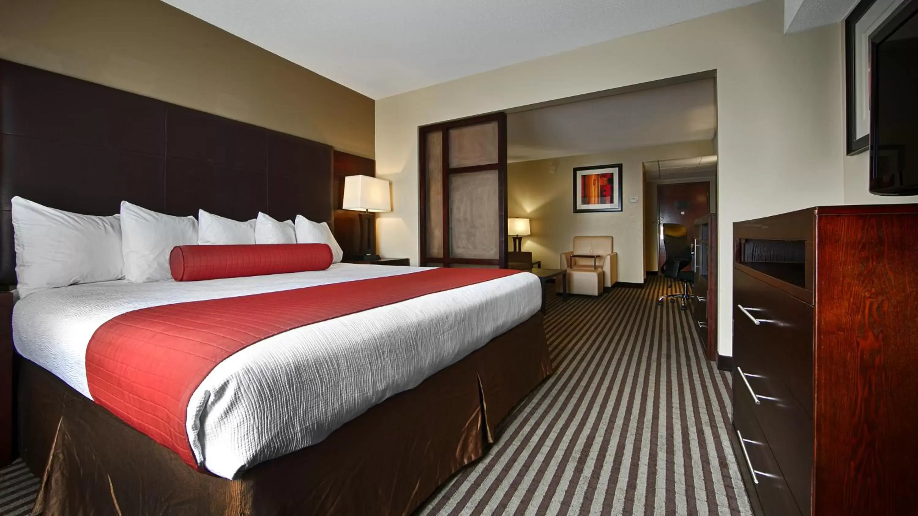 Bed in Comfort Inn & Suites Copley Akron
