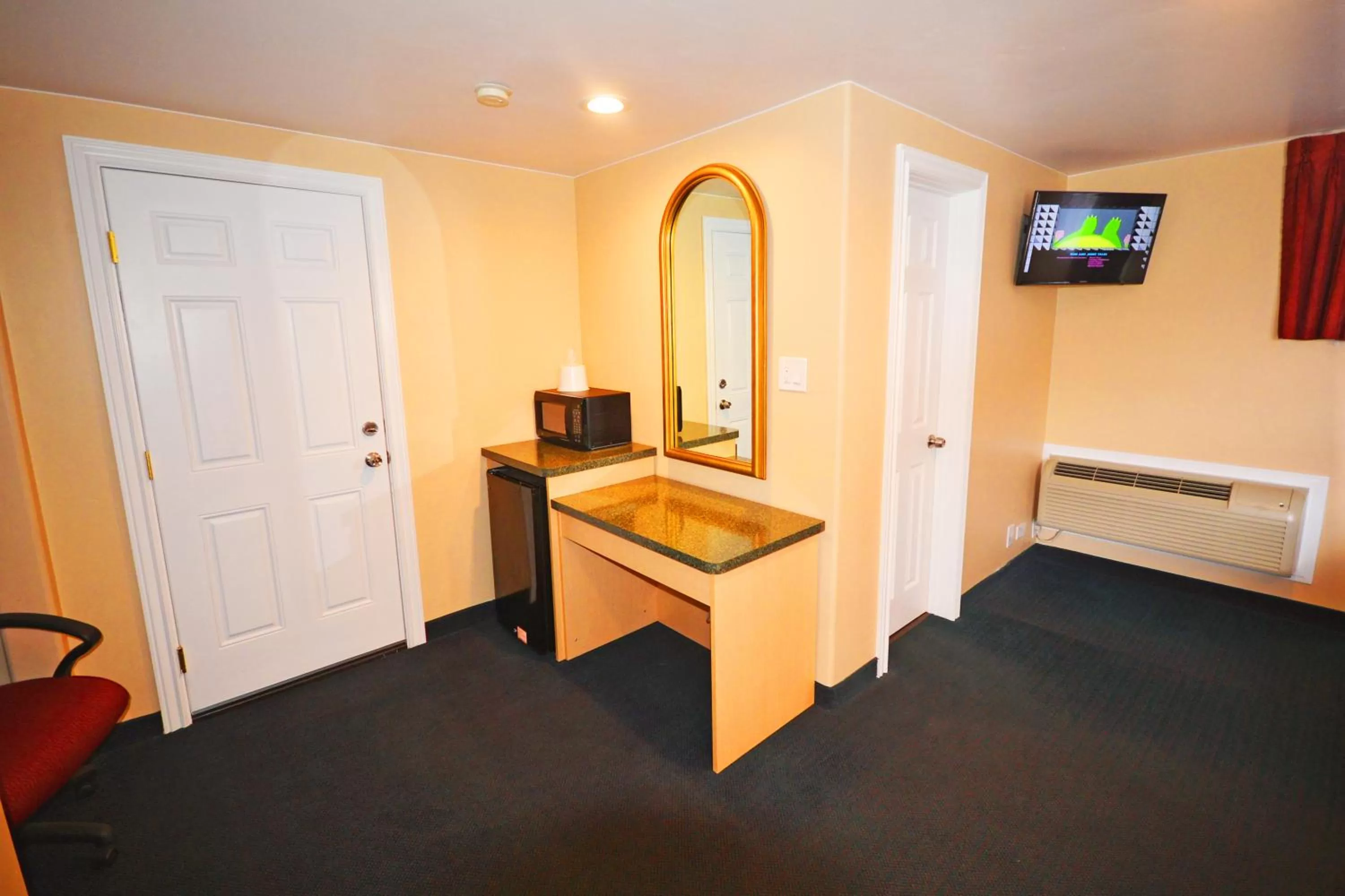 Other, Bed in Glenwood Springs Inn