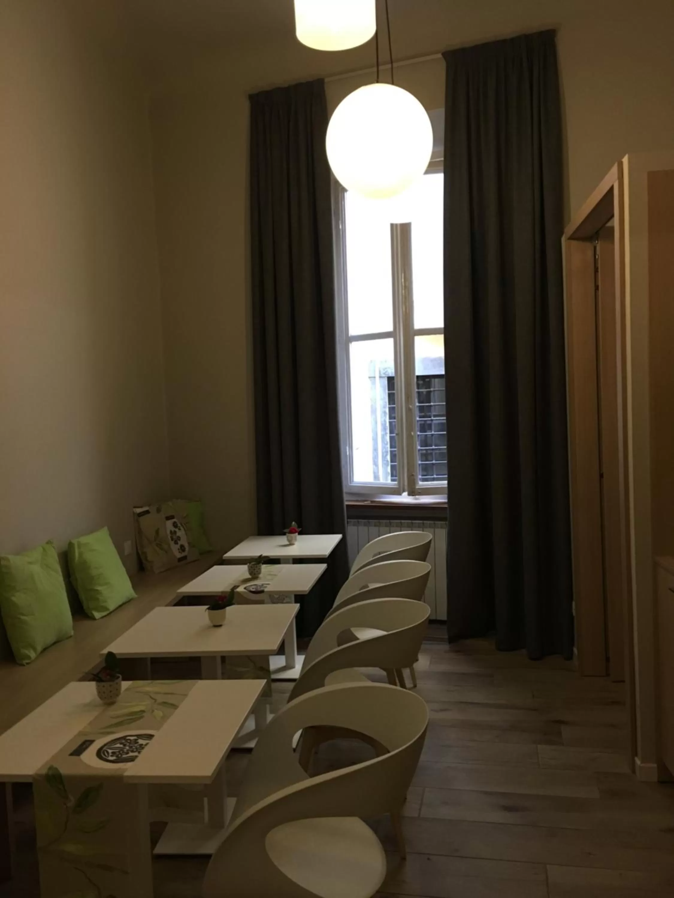 Restaurant/places to eat in Hotel Centro