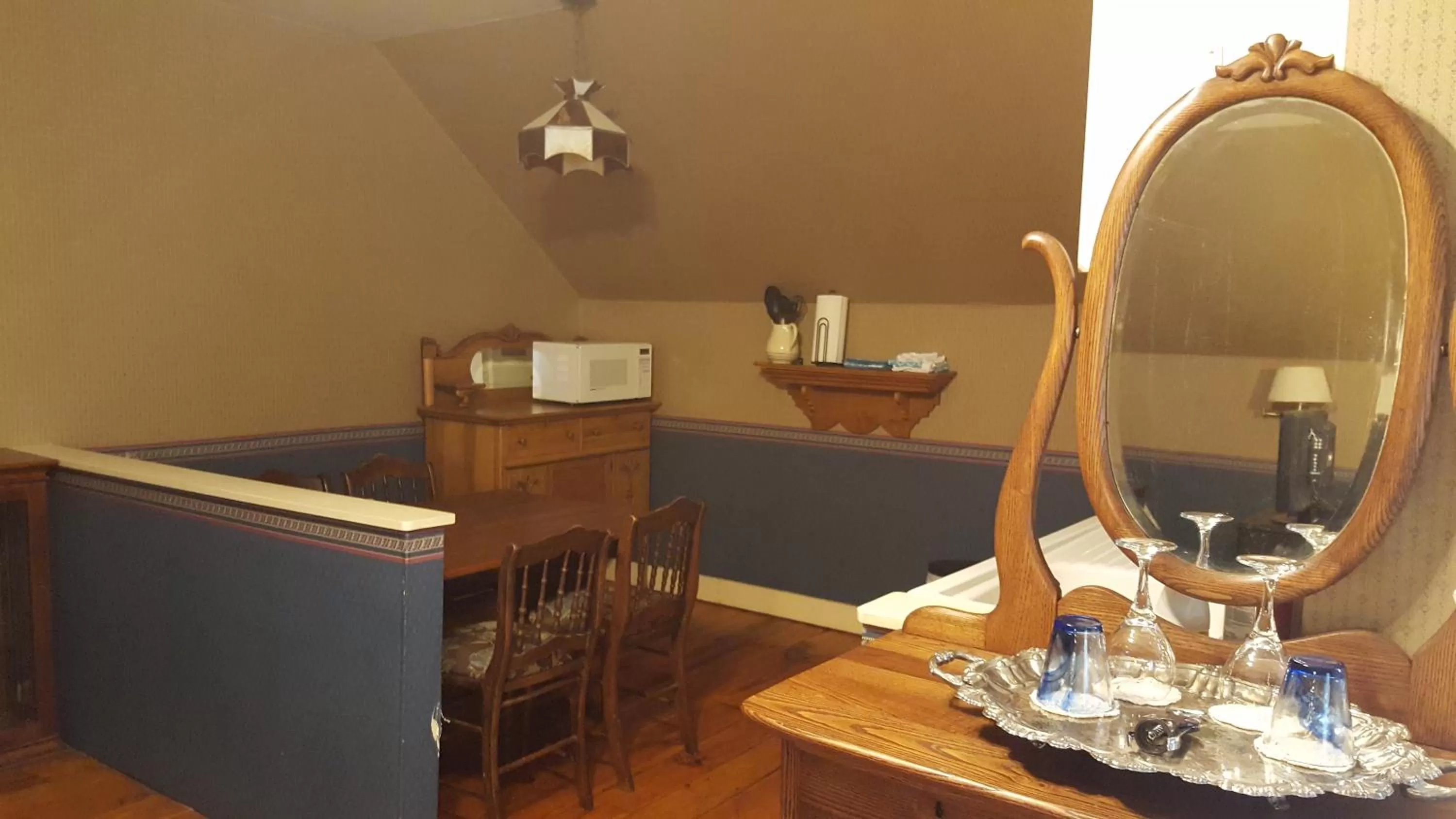 Kitchen or kitchenette in Holidae House Bed & Breakfast