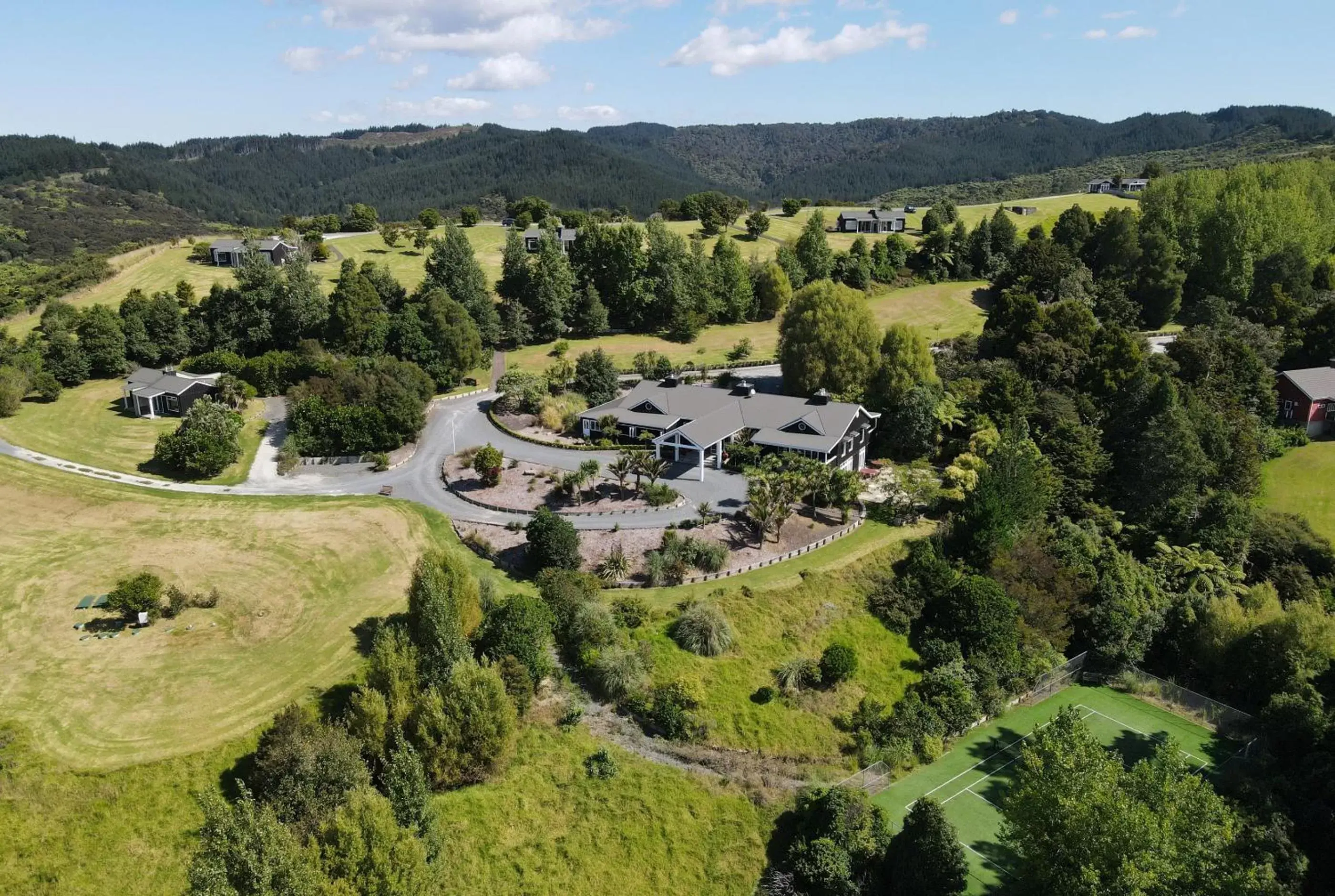 Property building, Bird's-eye View in Woodhouse Mountain Lodge