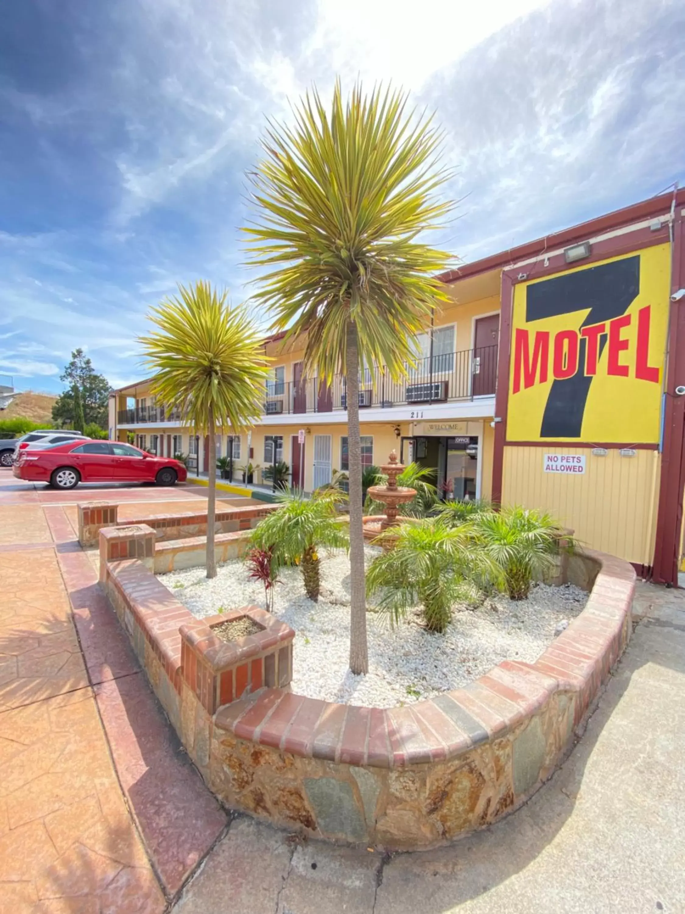 Property Building in Motel 7 - Near Six Flags, Vallejo - Napa Valley