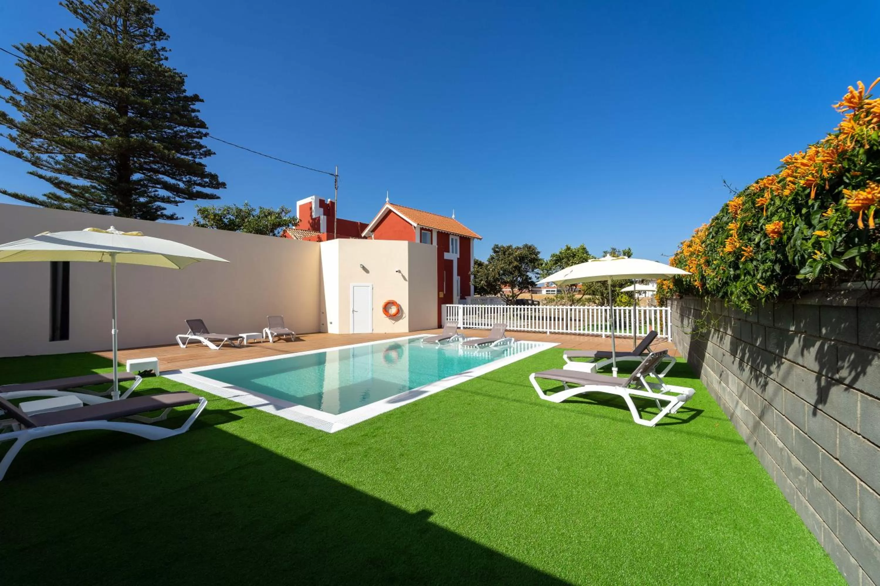 Swimming pool in Albor Suites