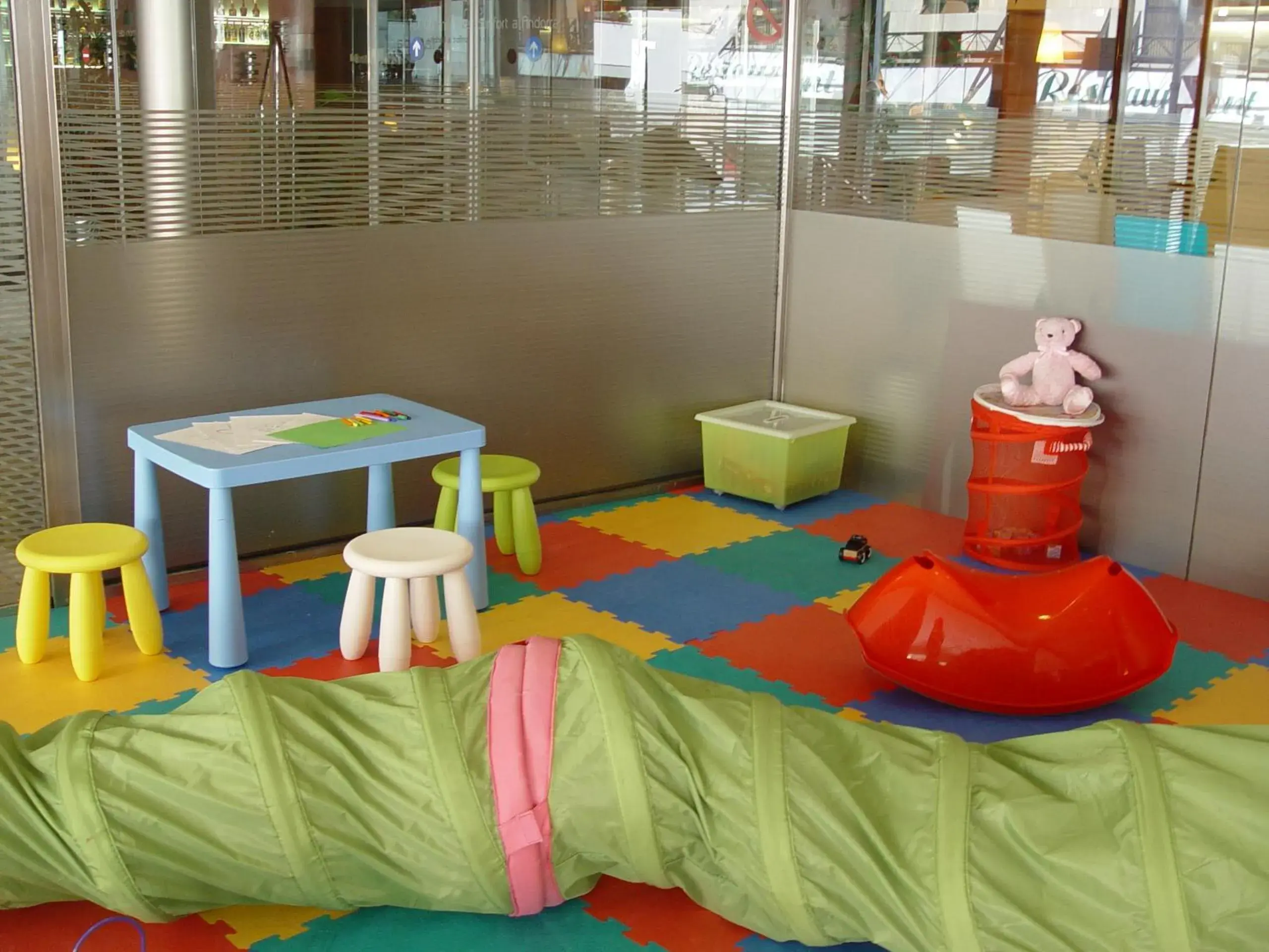 Activities, Kid's Club in Sercotel Delfos Andorra