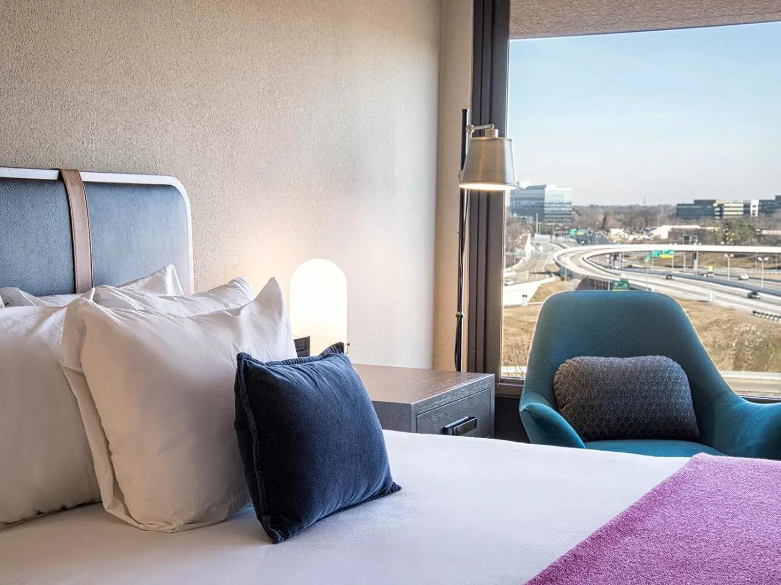 Deluxe King Room in Hotel Preston Nashville Airport Deluxe King Room in Hotel Preston Nashville Airport