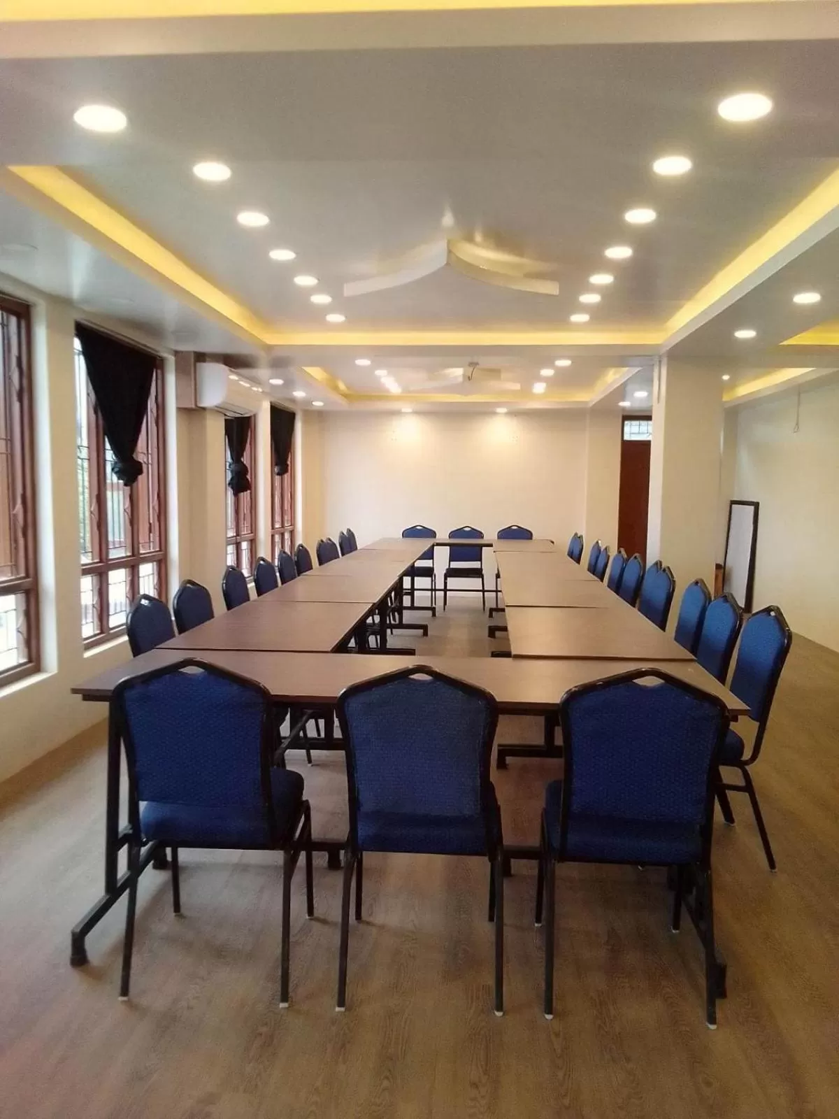 Seating area in Hotel Himalayan Glacier