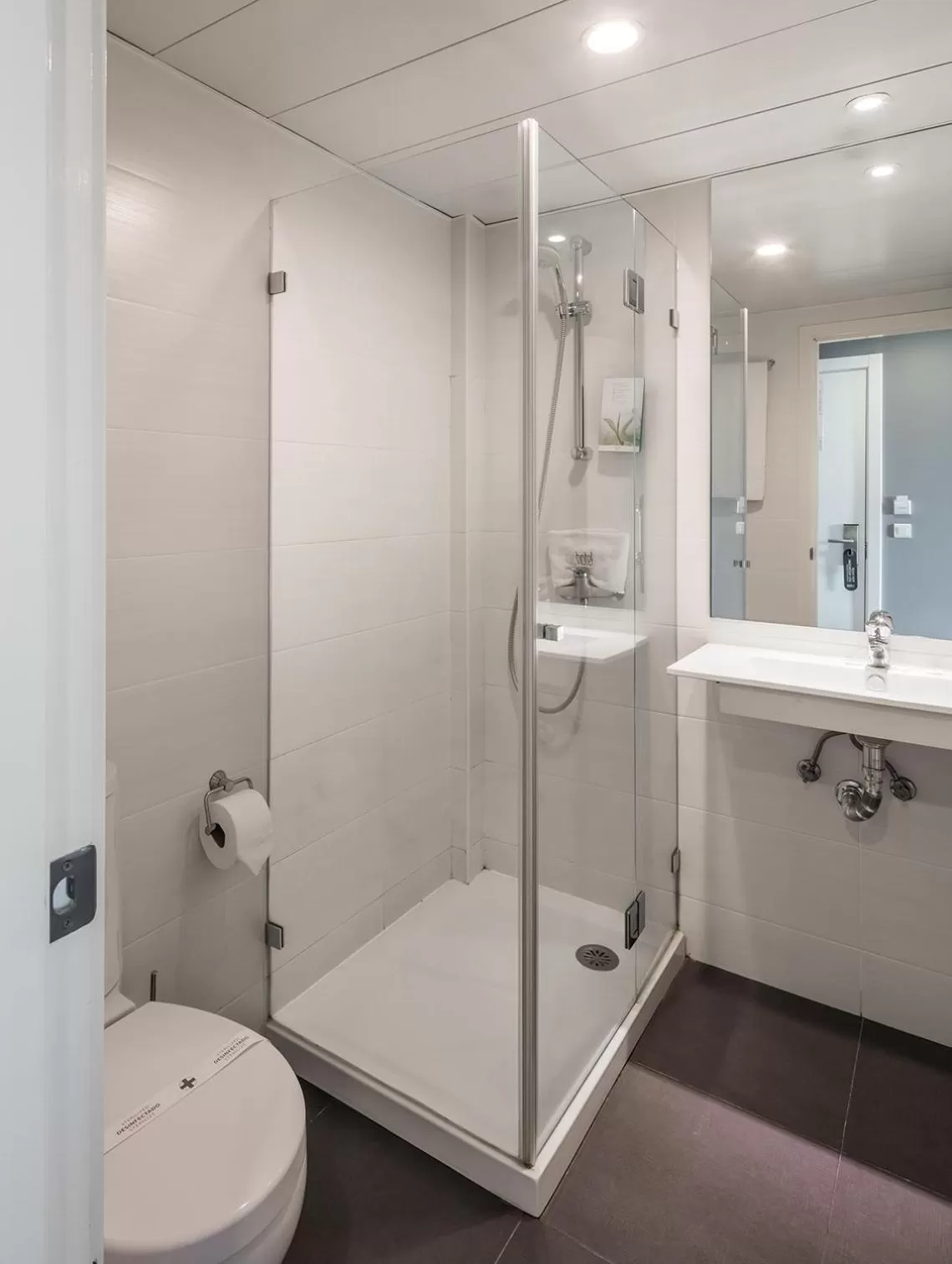 Bathroom in ClipHotel