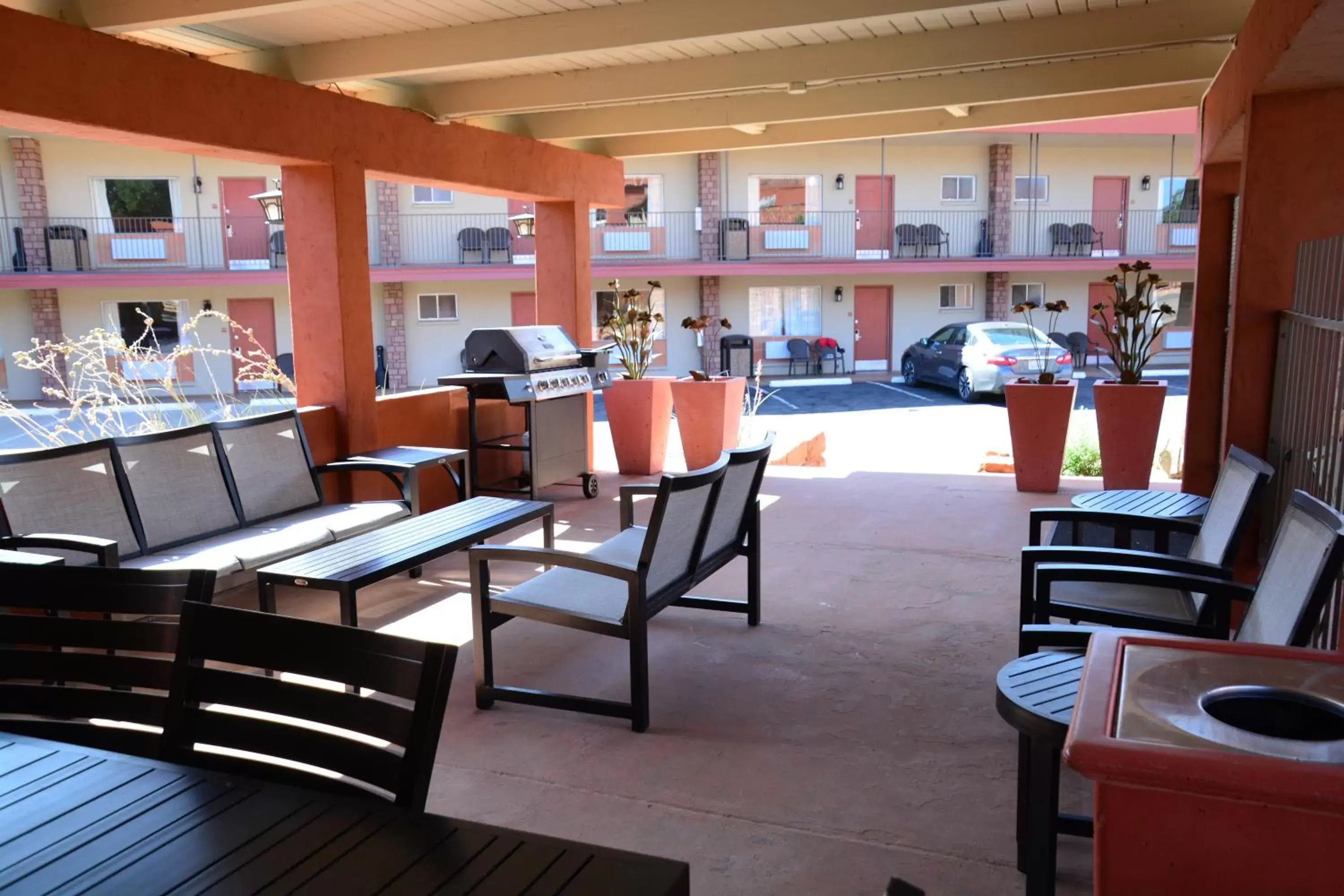 BBQ facilities, Restaurant/Places to Eat in Best Western Red Hills