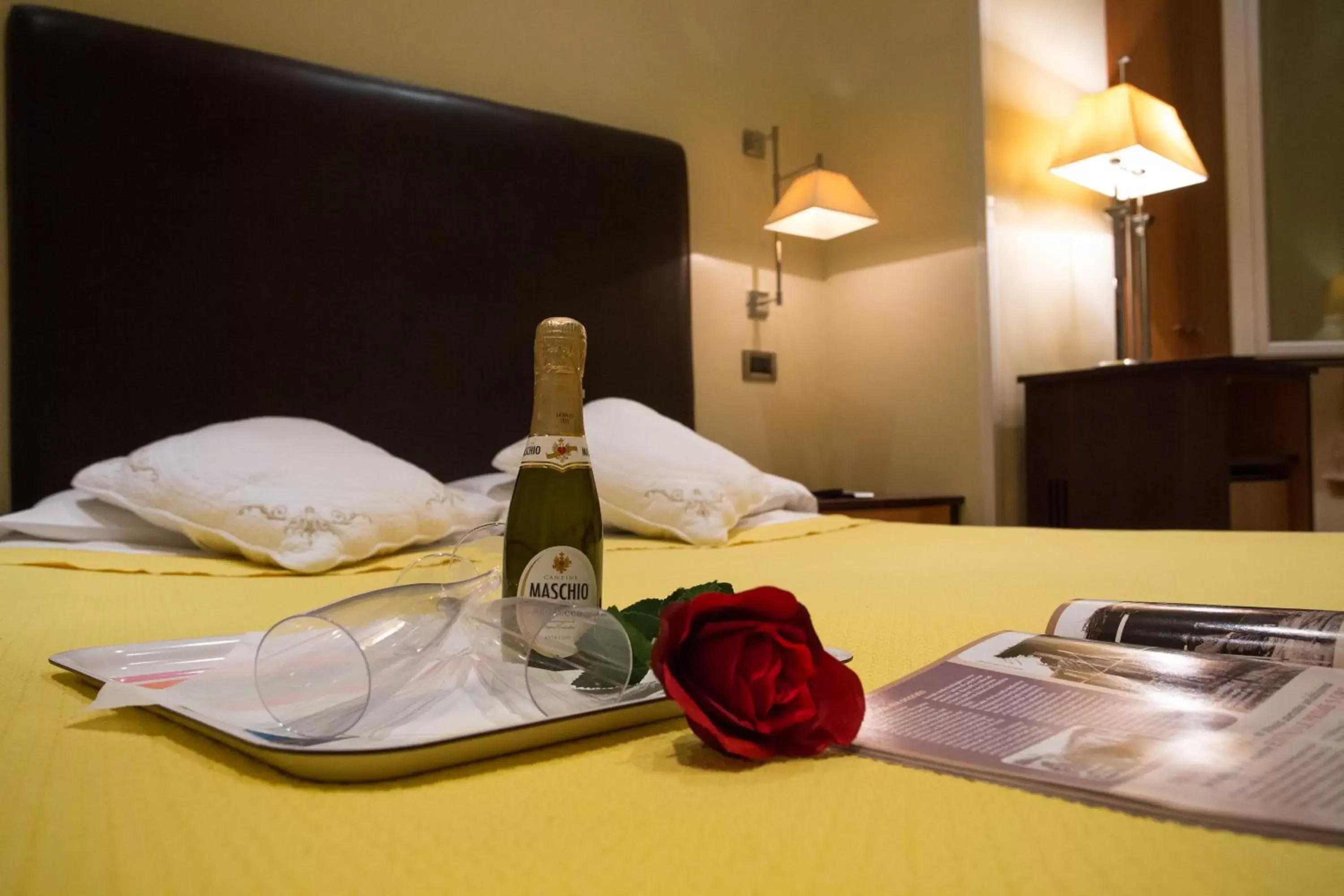 Bedroom, Drinks in Hotel Giolitti