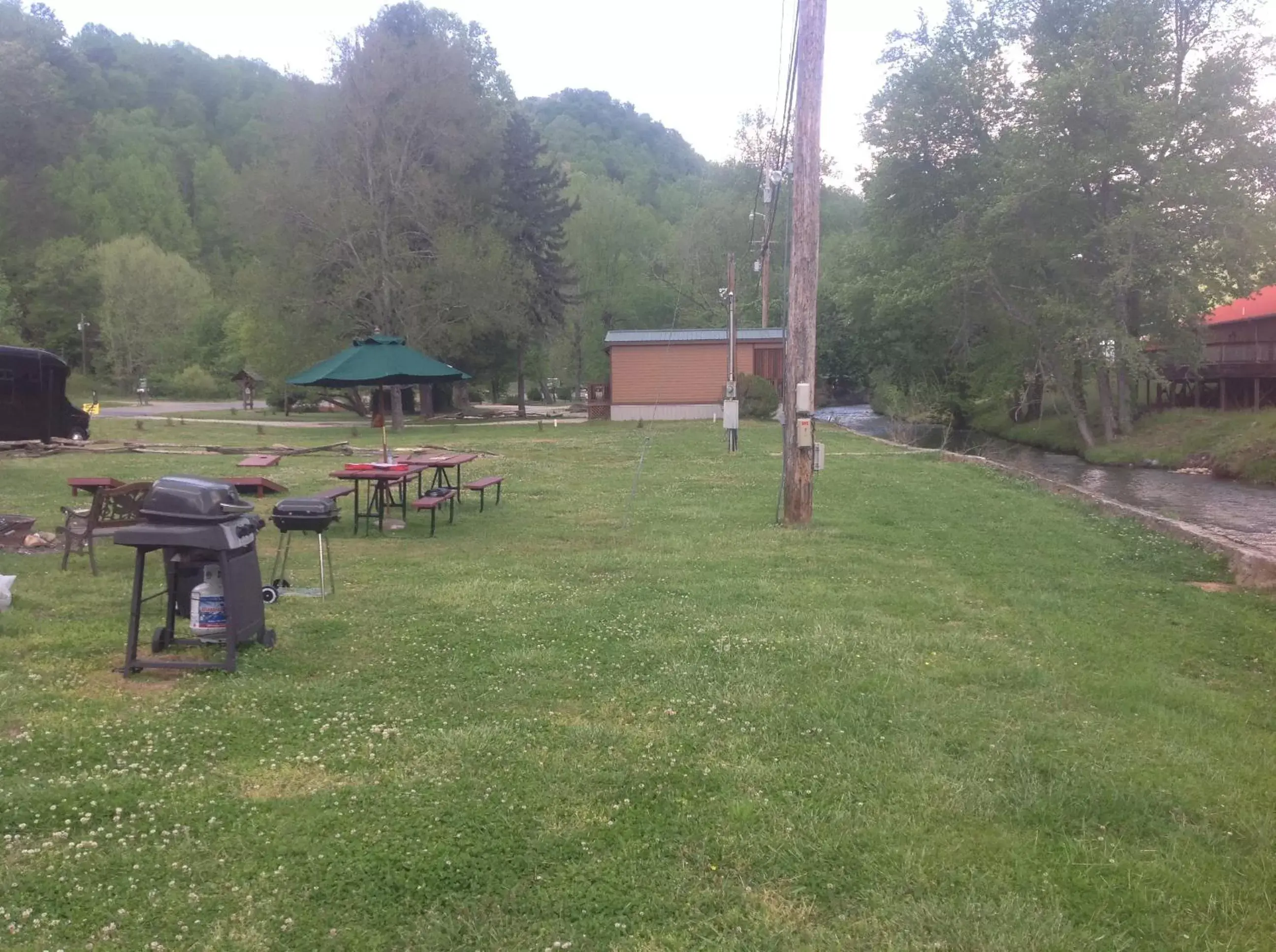 Property building, Garden in Qualla Cabins and Motel Cherokee near Casino