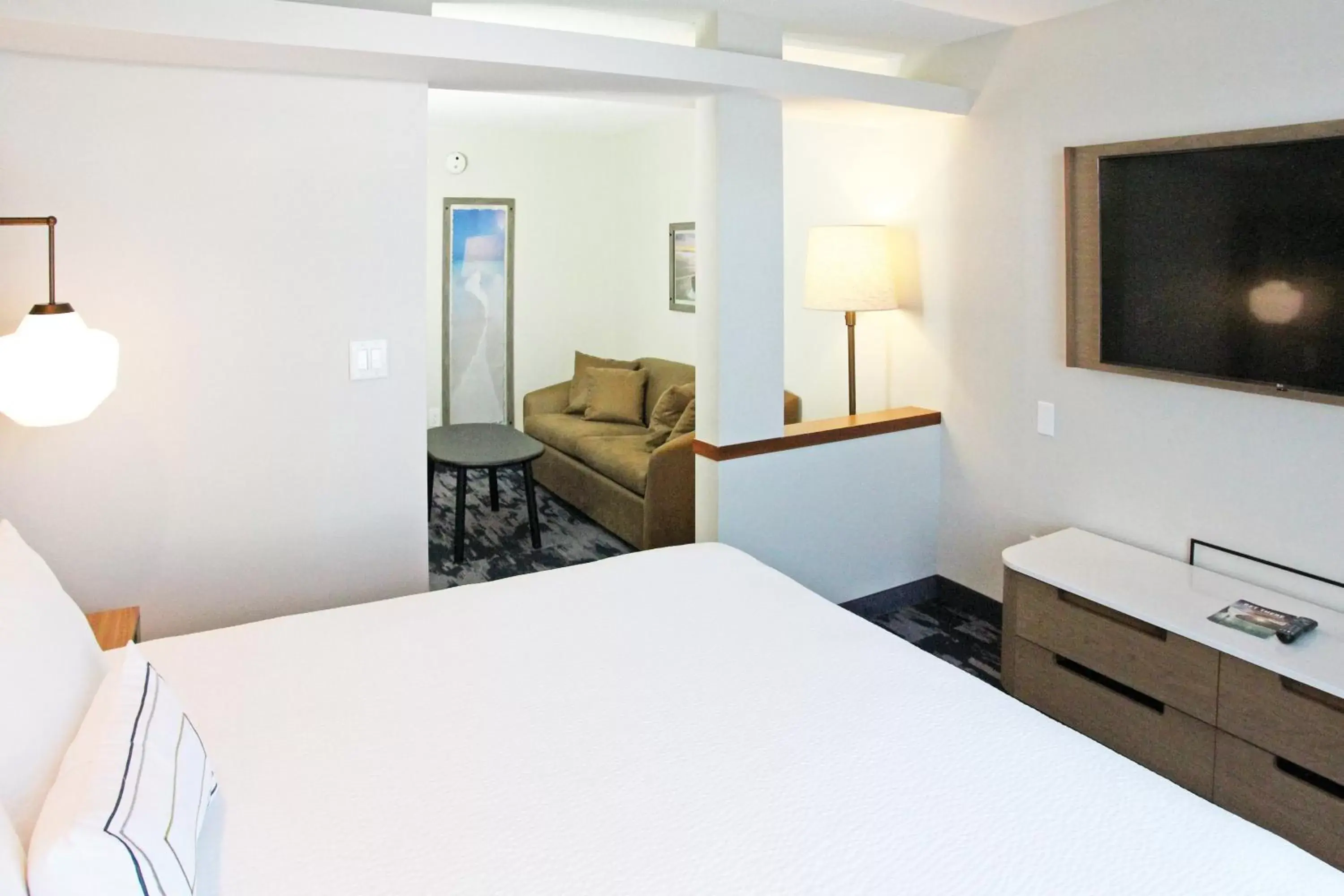 Guests, Bed in Fairfield Inn & Suites by Marriott Charleston Airport/Convention Center