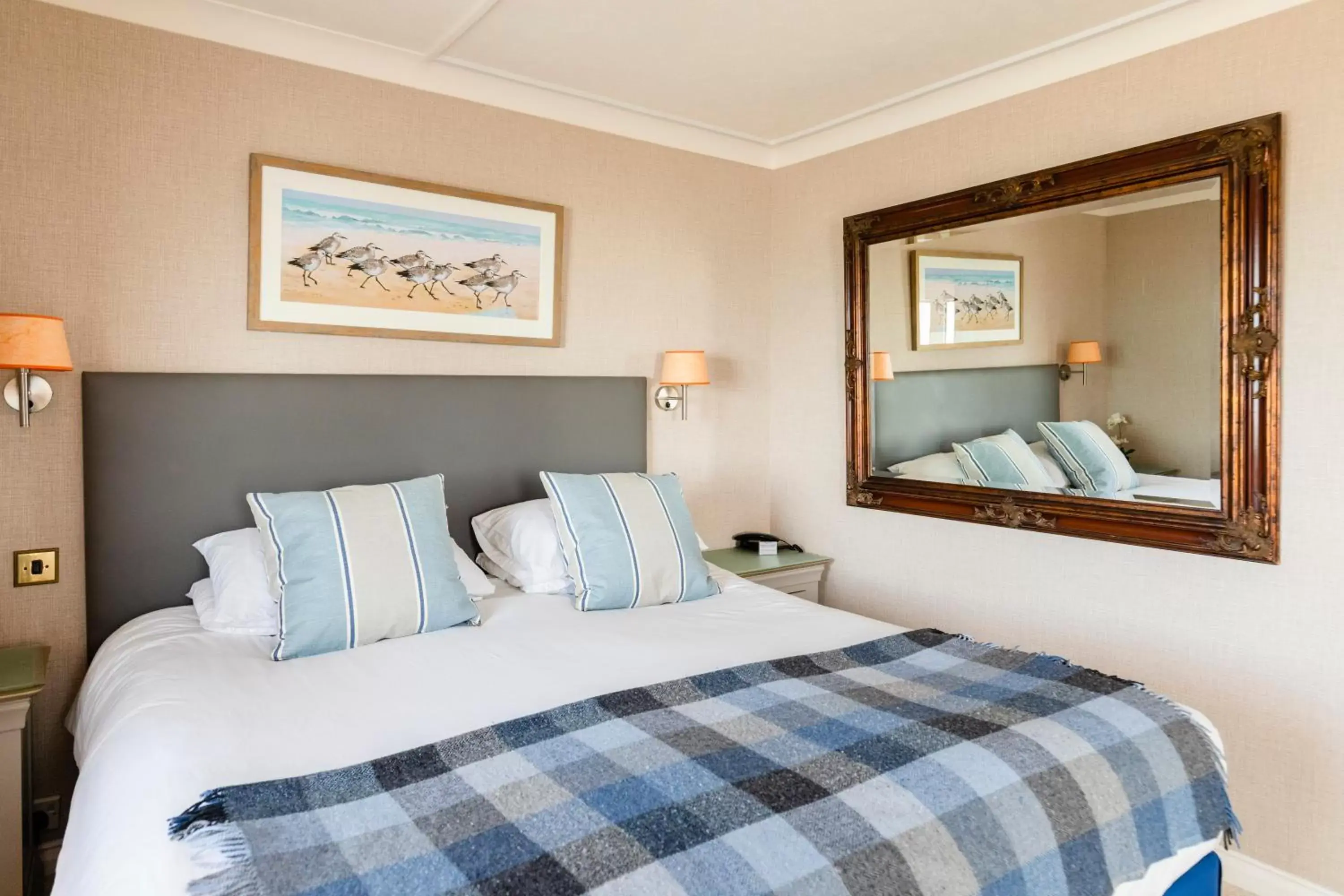 Photo of the whole room, Bed in The Beachcroft Hotel, BW Signature Collection