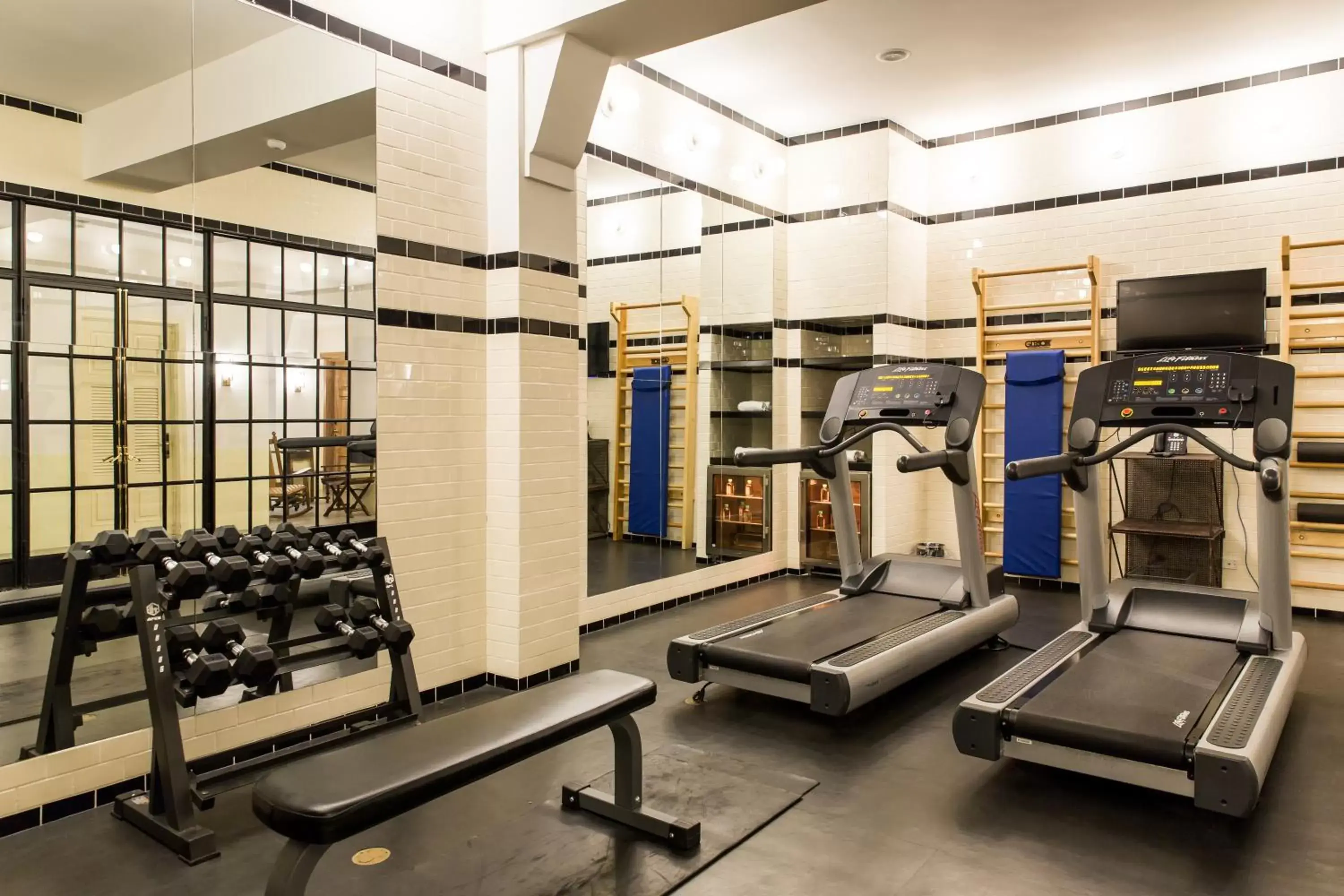 Fitness centre/facilities in American Trade Hotel