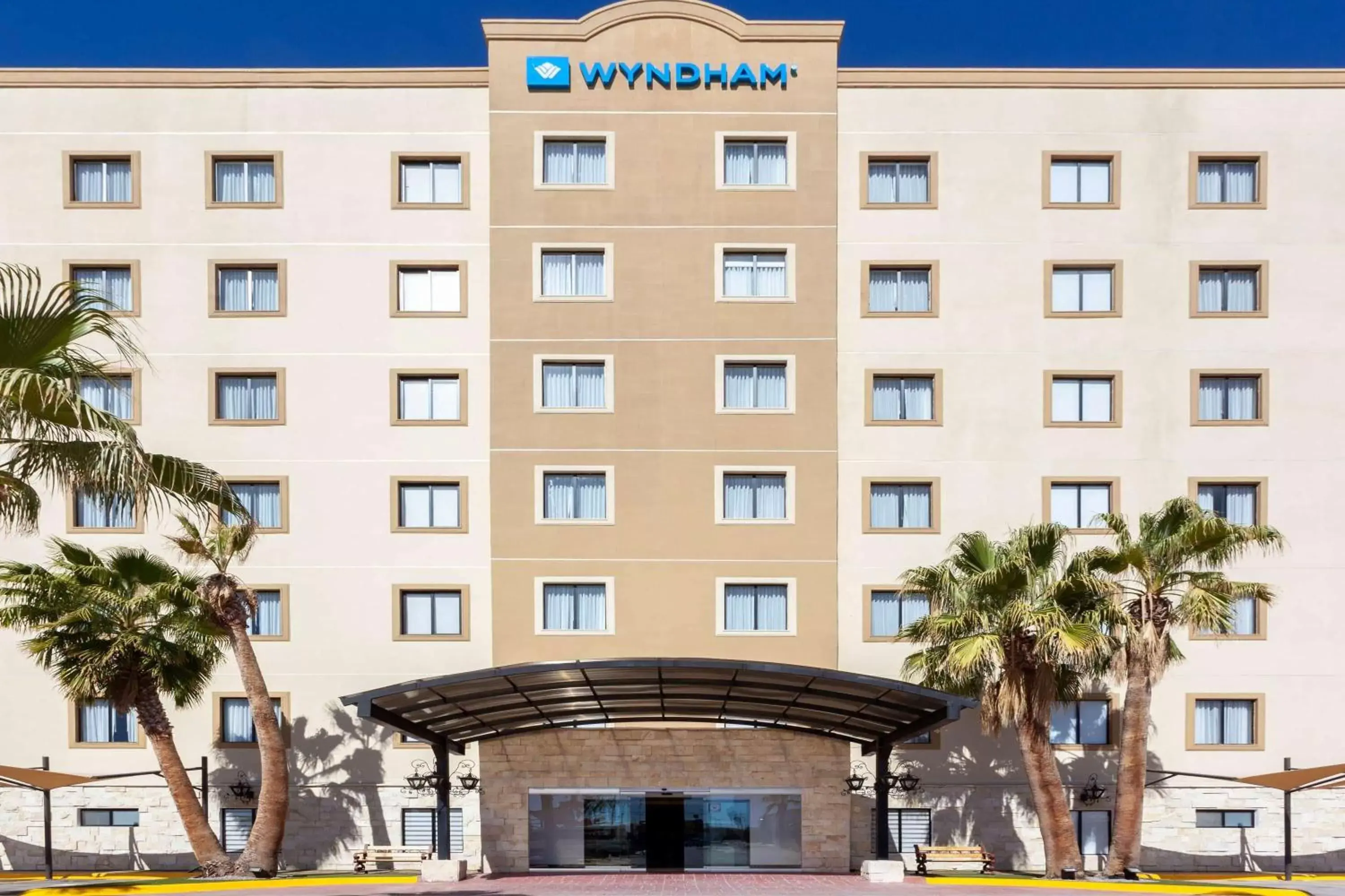 Property building in Wyndham Torreon Property building in Wyndham Torreon