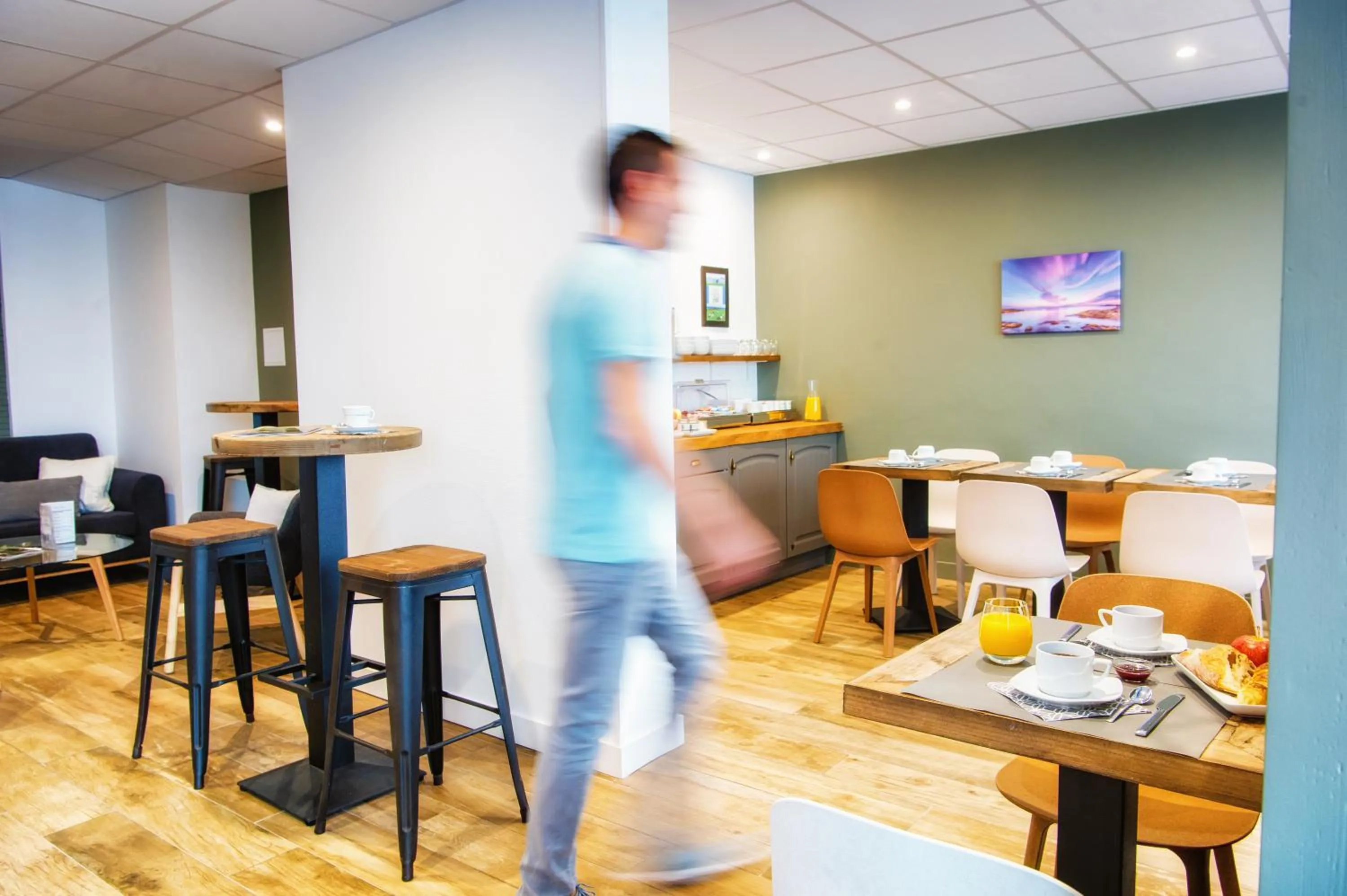 Lobby or reception in Hôtel Victor Hugo Lorient
