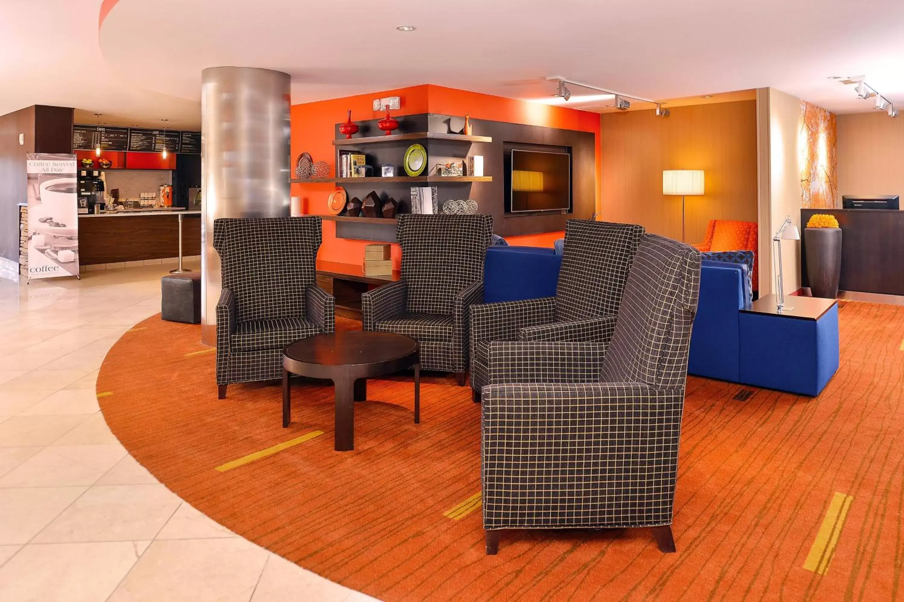 Lobby or reception, Lounge/Bar in Courtyard by Marriott Denver Cherry Creek