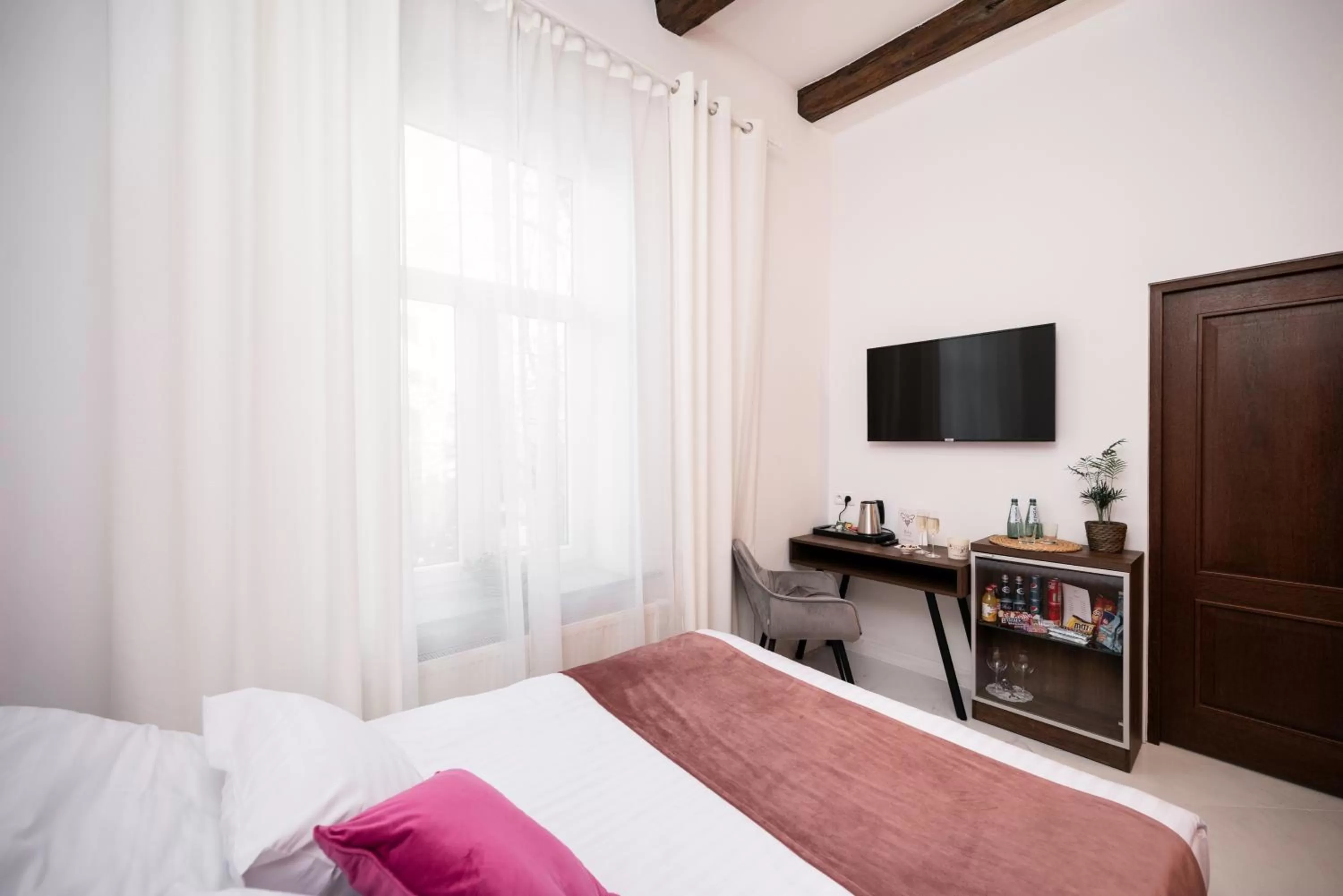 Bed in Hive Family House