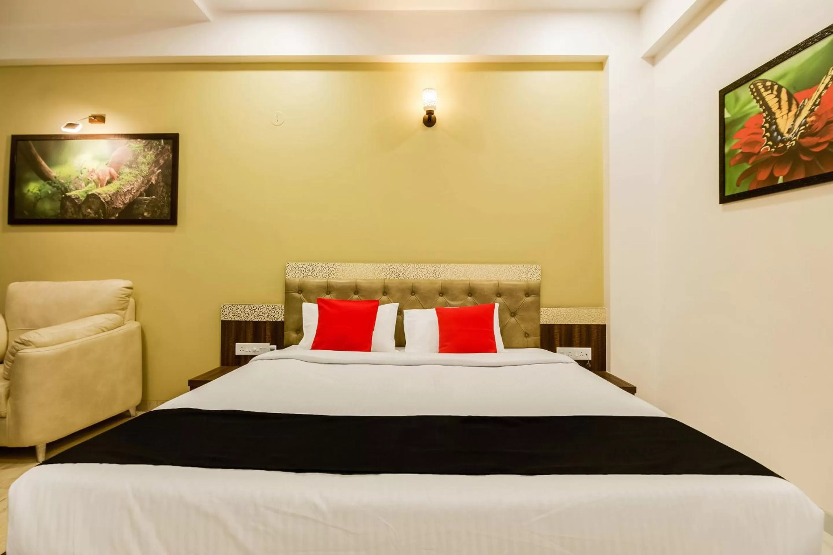 Bedroom, Bed in Hotel Om Inn - Talegaon Dabhade