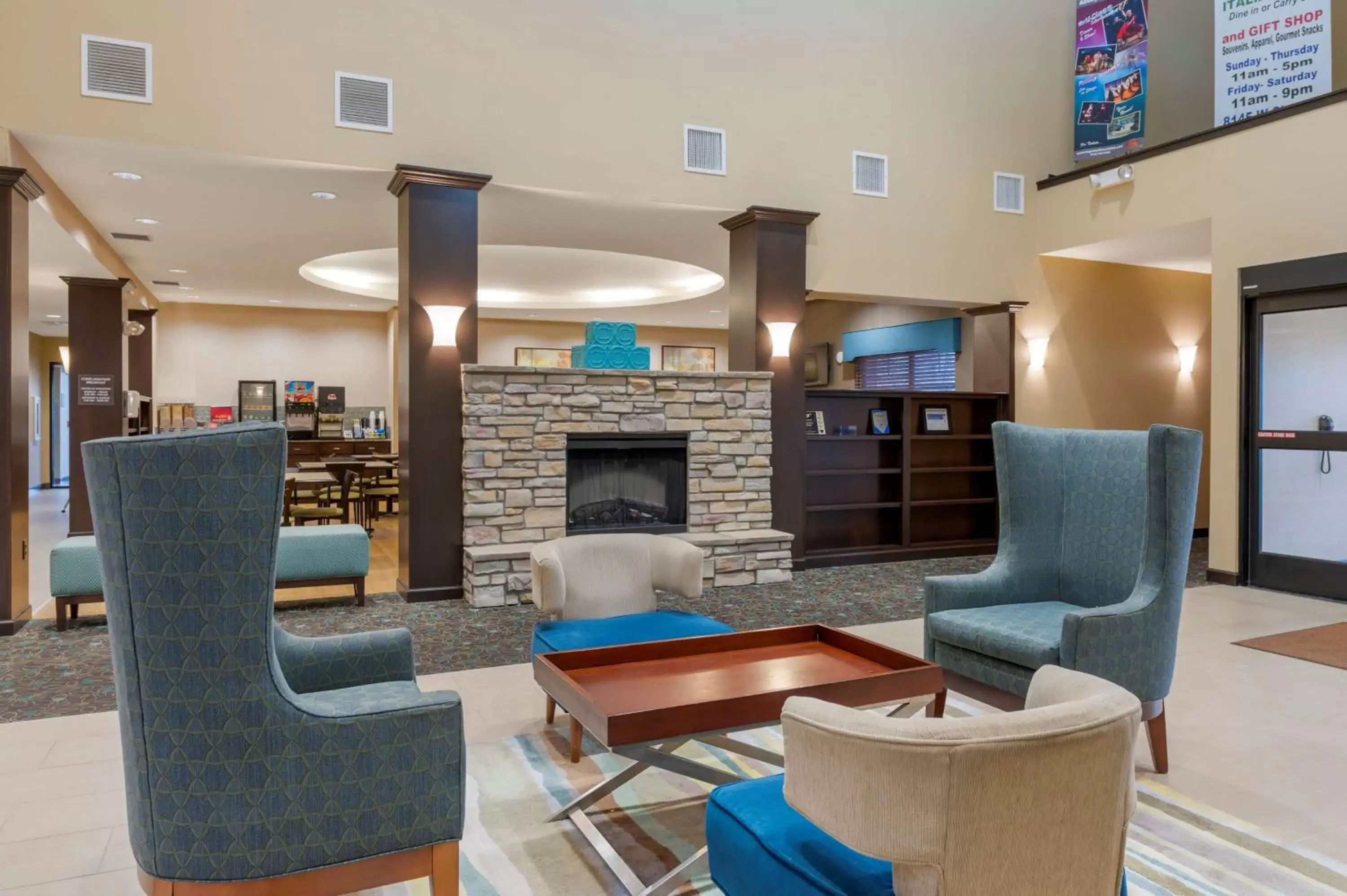 Lobby or reception, Lounge/Bar in Best Western Plus French Lick