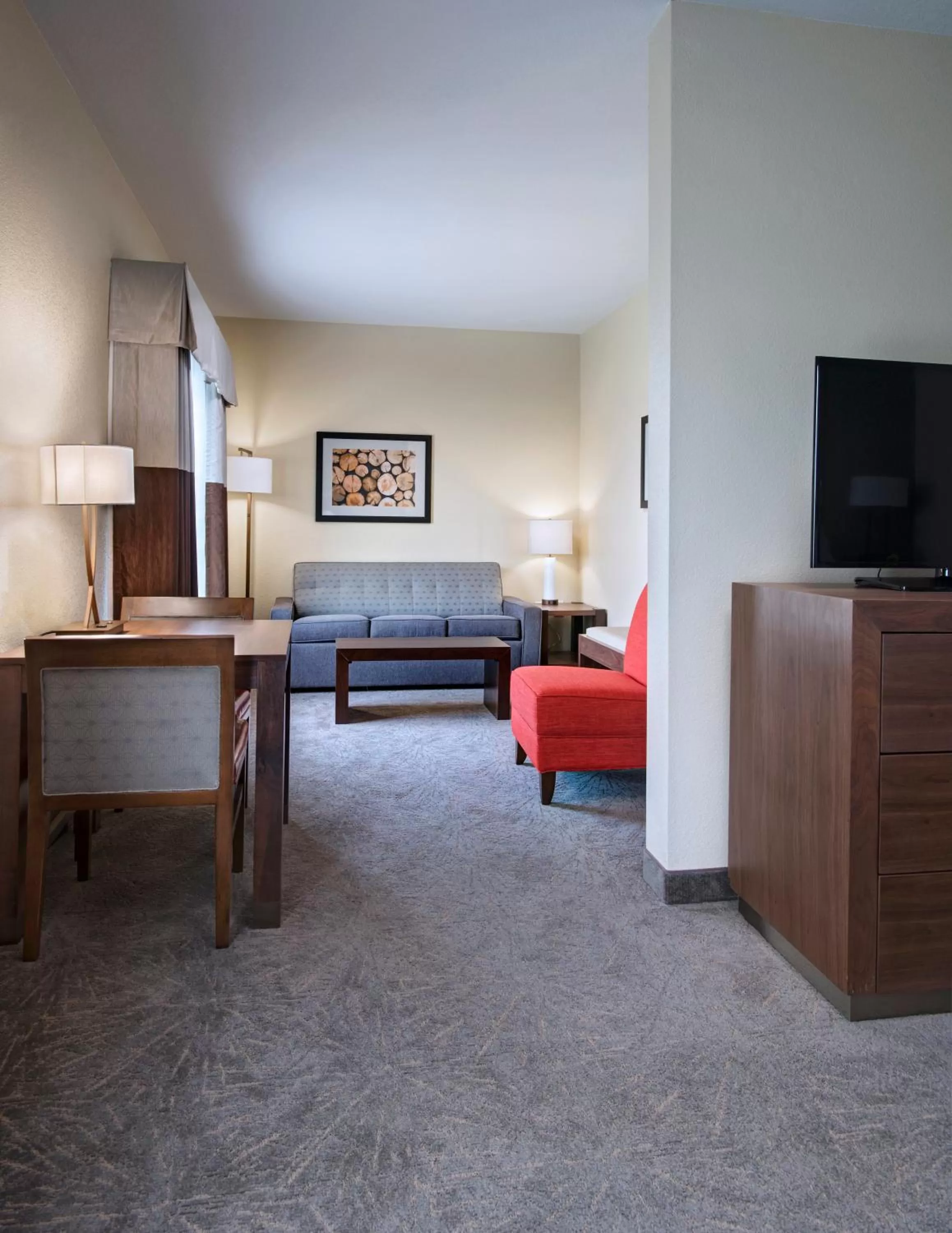 Bedroom, Bed in Holiday Inn Express & Suites Austin NW - Four Points by IHG