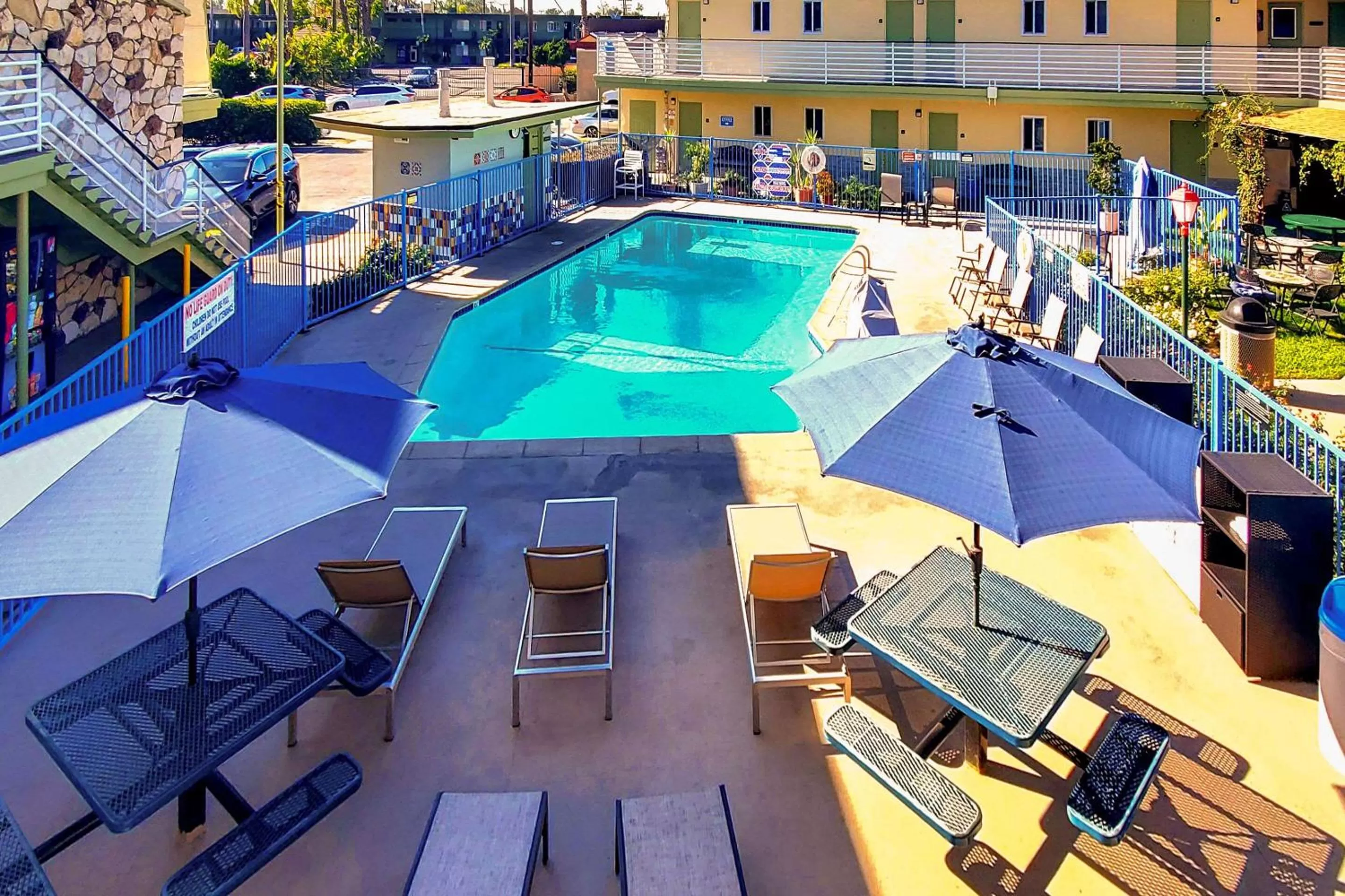 Swimming pool in Quality Inn & Suites Anaheim at the Park